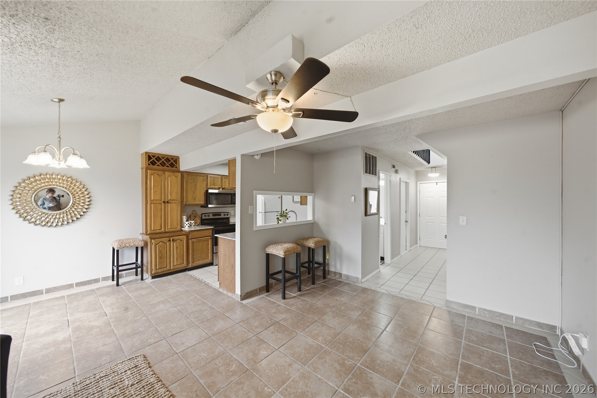 13513 E 30th Place B Property Photo 6