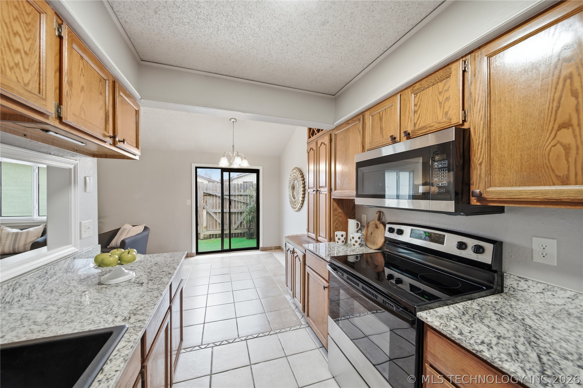 13513 E 30th Place B Property Photo 14