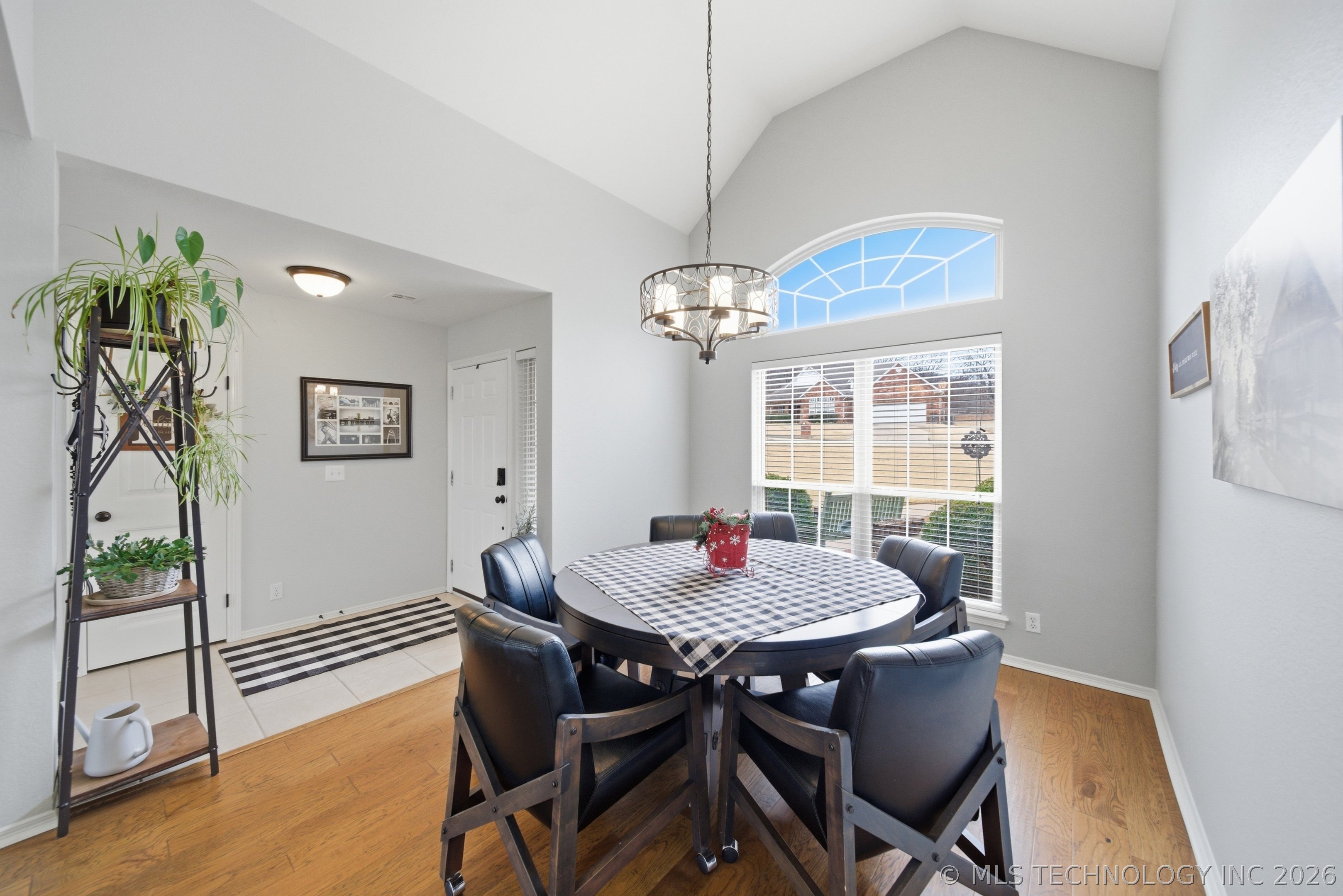 2619 Woodstone Drive Property Photo 10