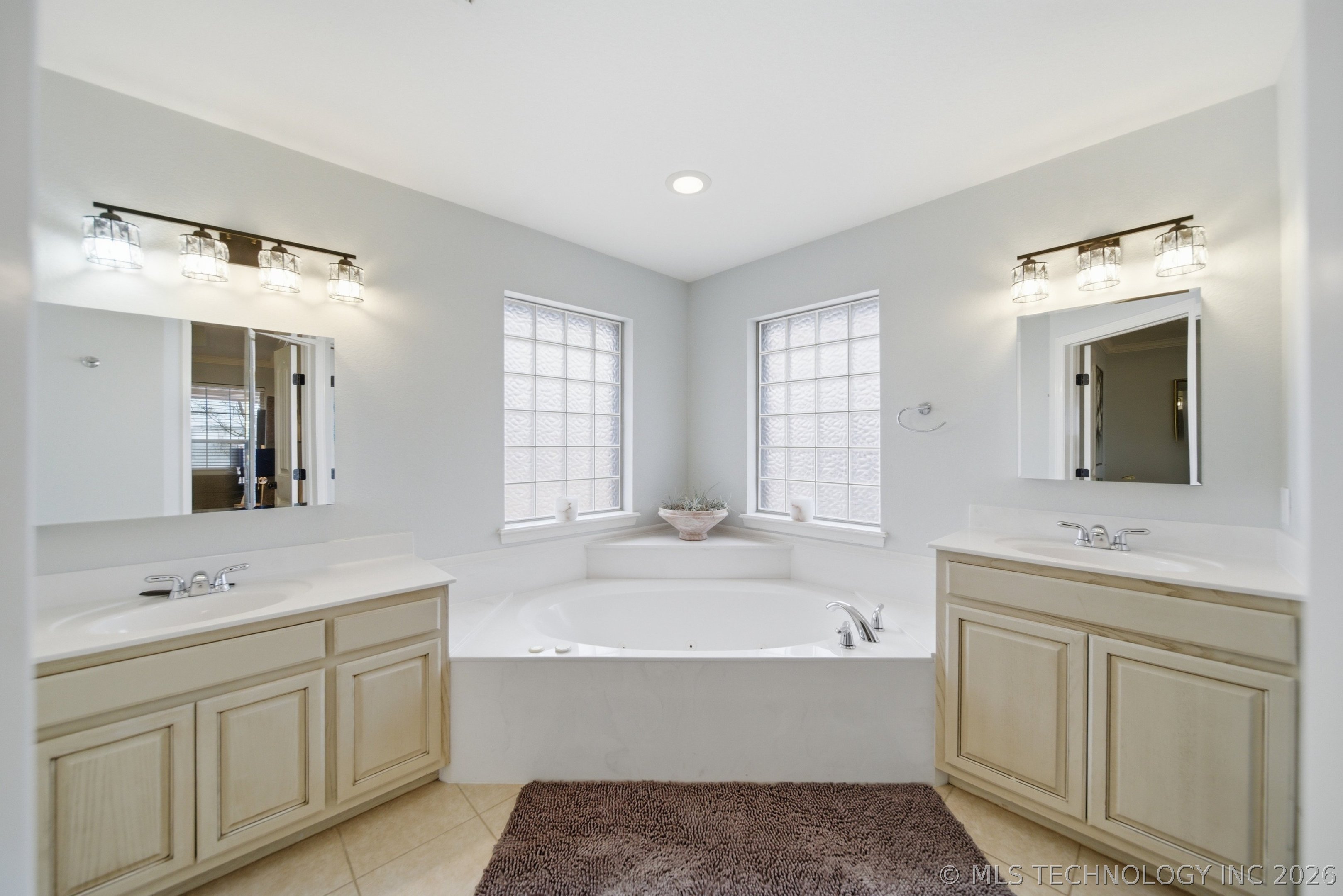 2619 Woodstone Drive Property Photo 20