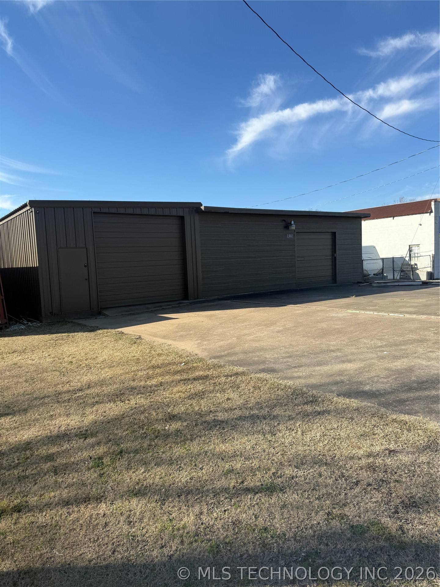 1301 E Tuxedo Boulevard Property Photo 1