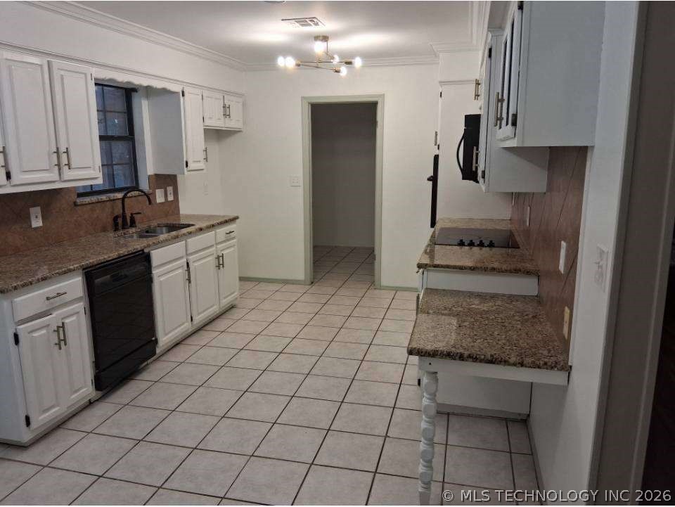 17039 S 161st East Avenue Property Photo 5