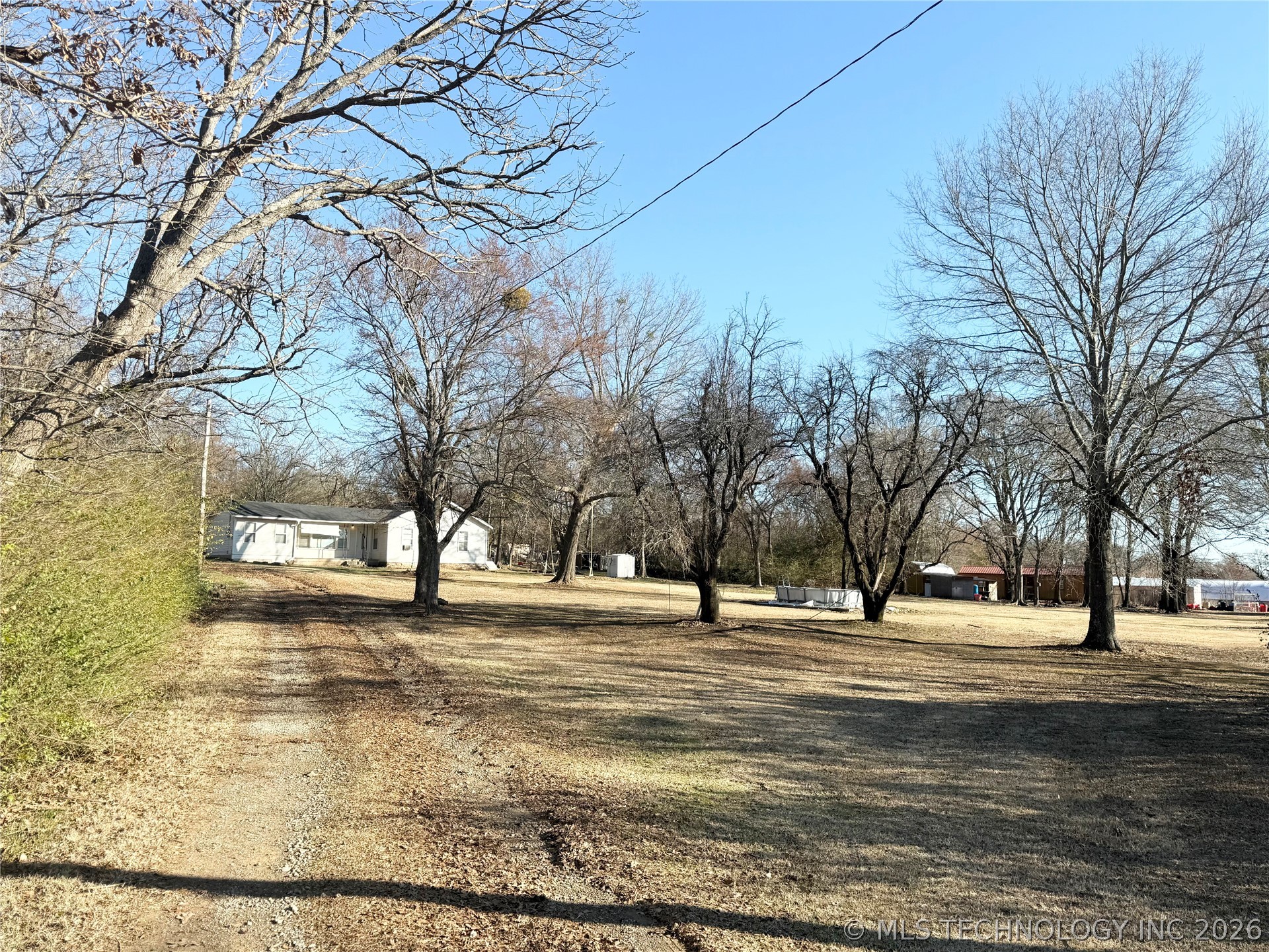 1937 S Old Hwy 69 Property Photo 2