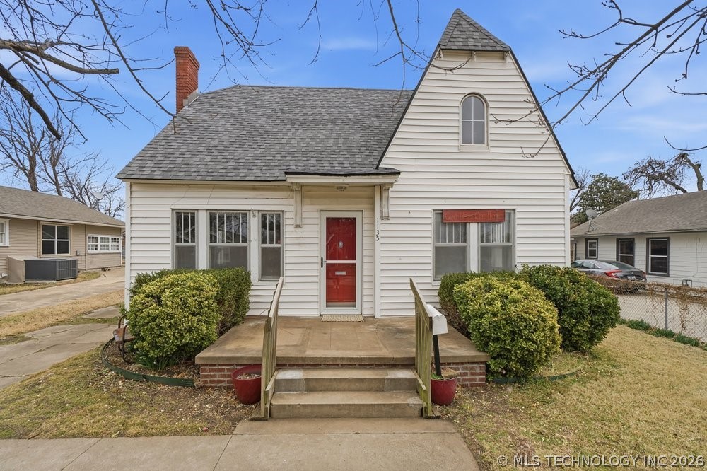 1135 S Sandusky Avenue Property Photo 1