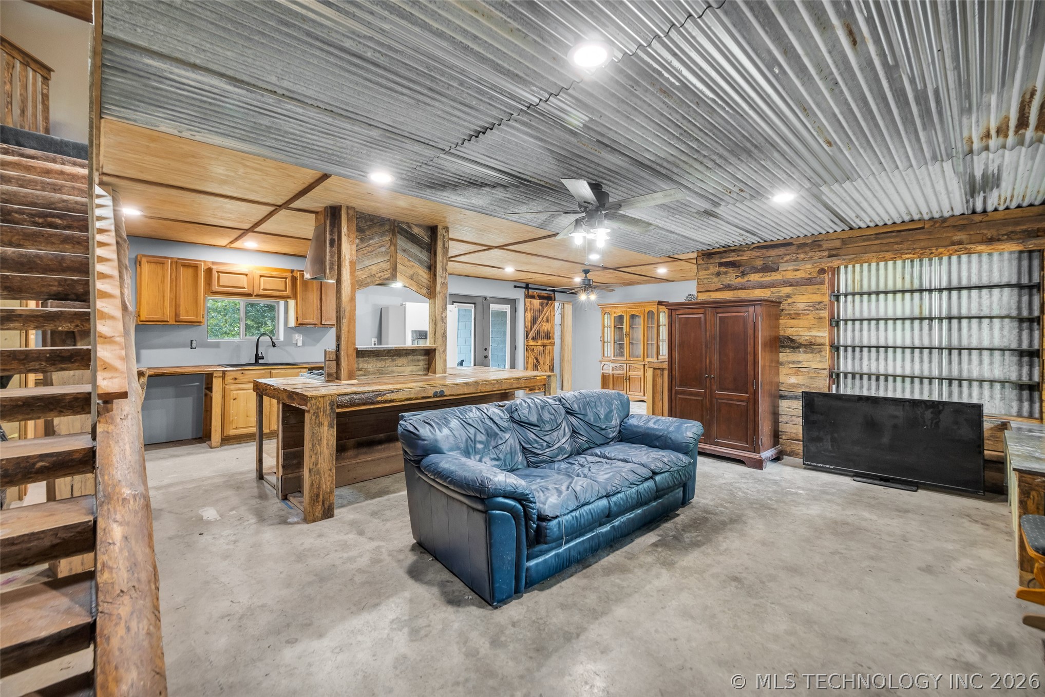 22307 E 843 Road Property Photo 5