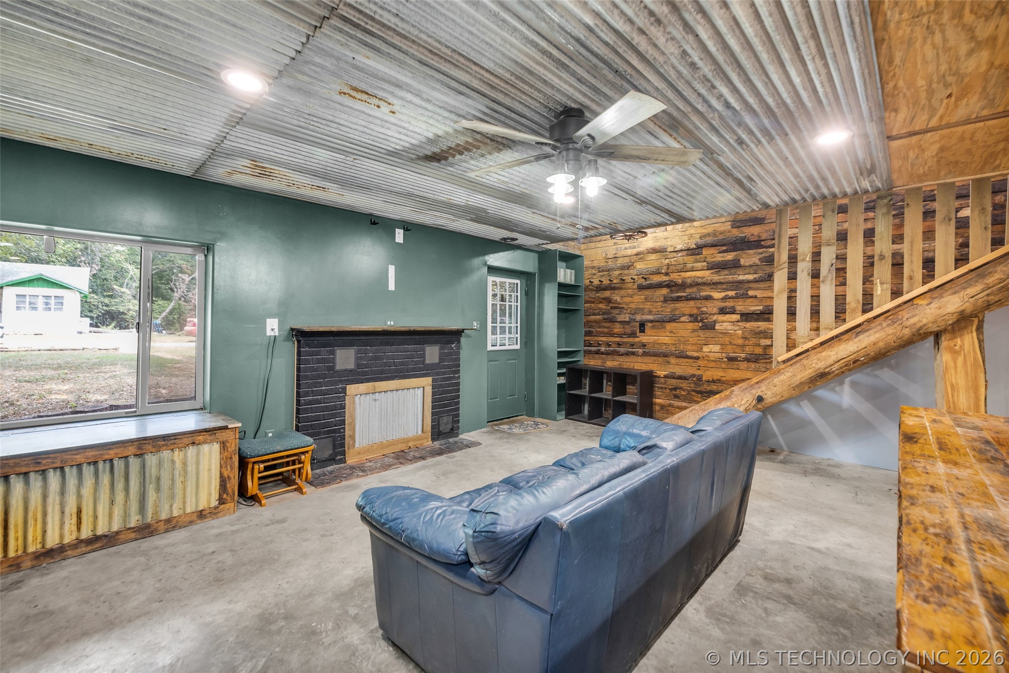 22307 E 843 Road Property Photo 7