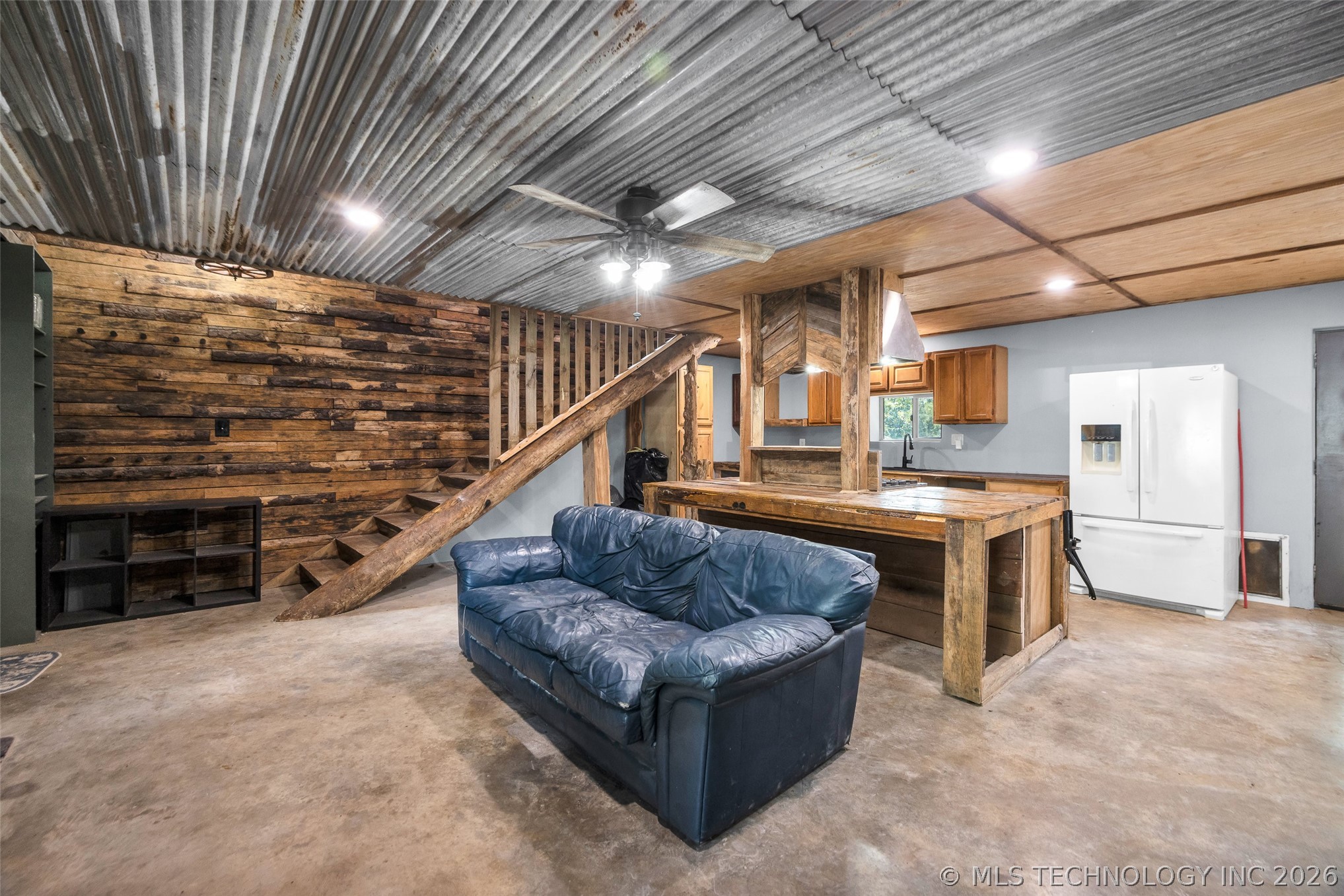 22307 E 843 Road Property Photo 8