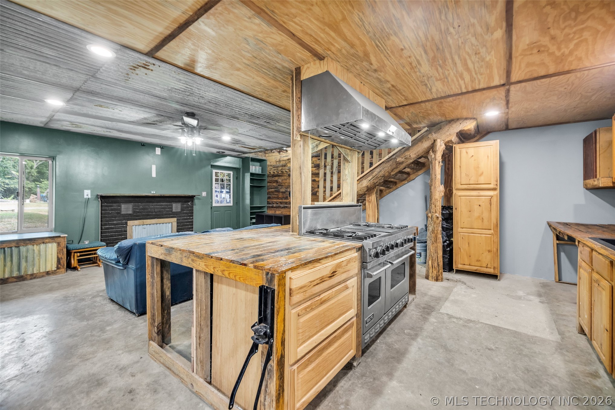 22307 E 843 Road Property Photo 11