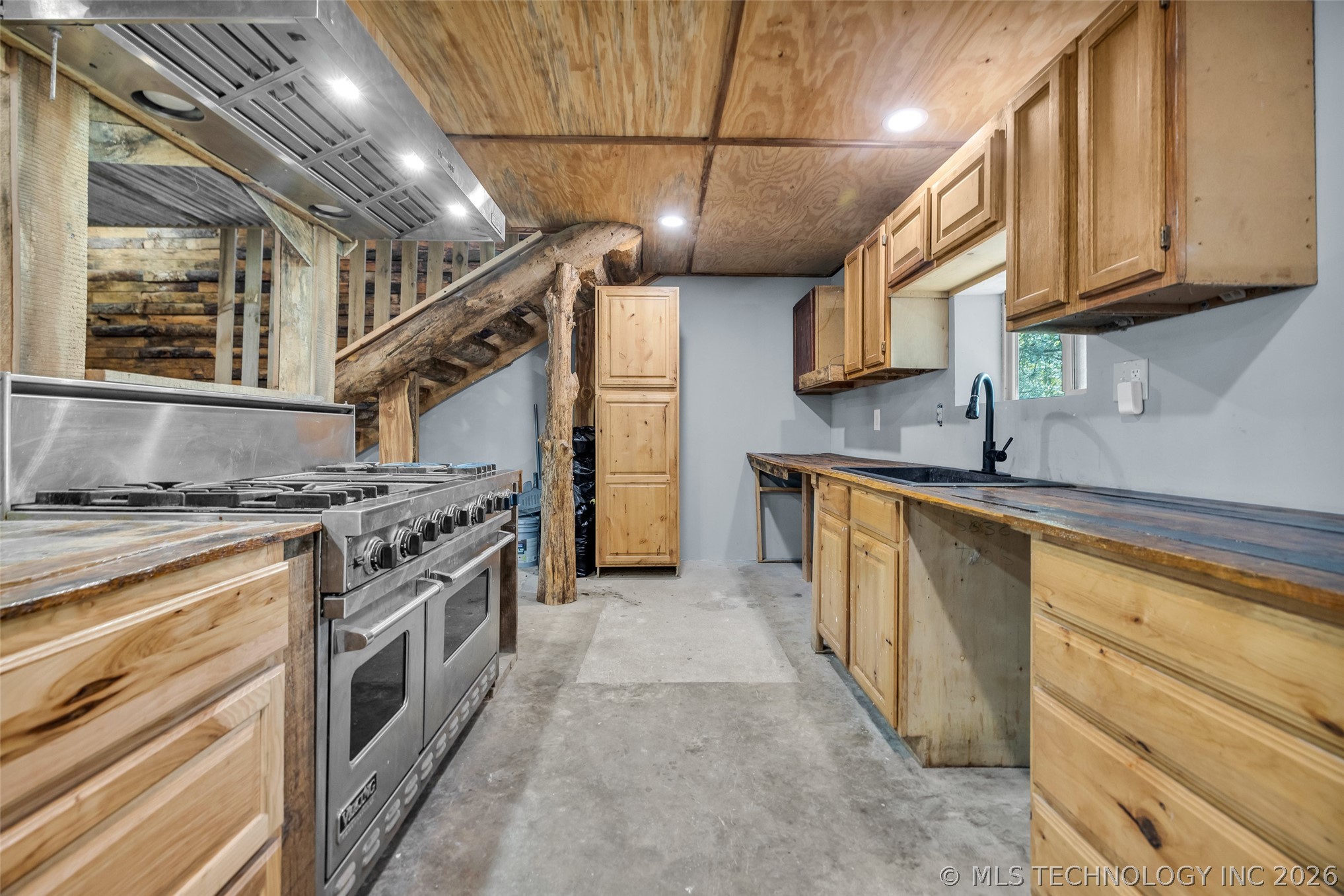 22307 E 843 Road Property Photo 12