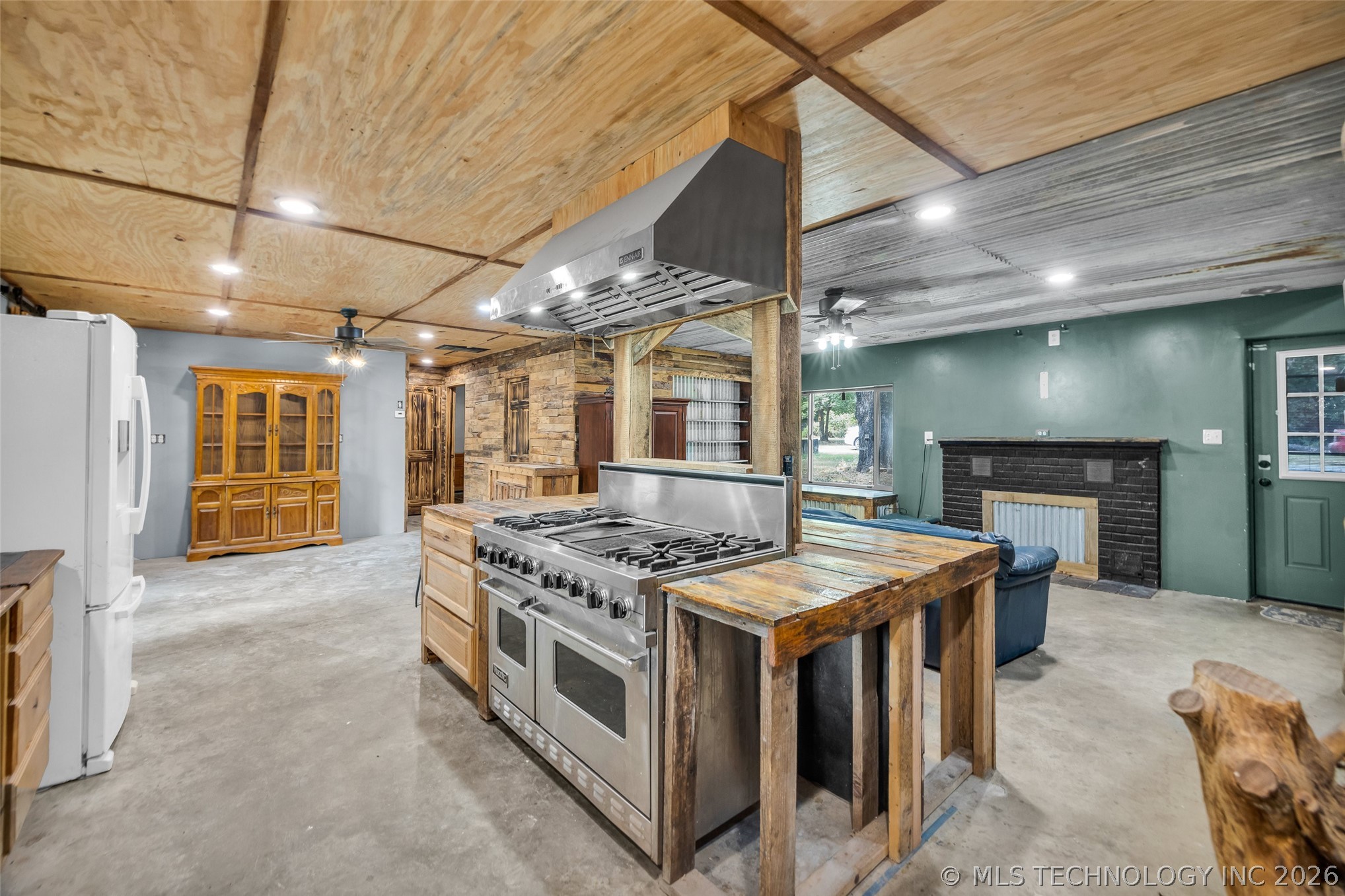 22307 E 843 Road Property Photo 13