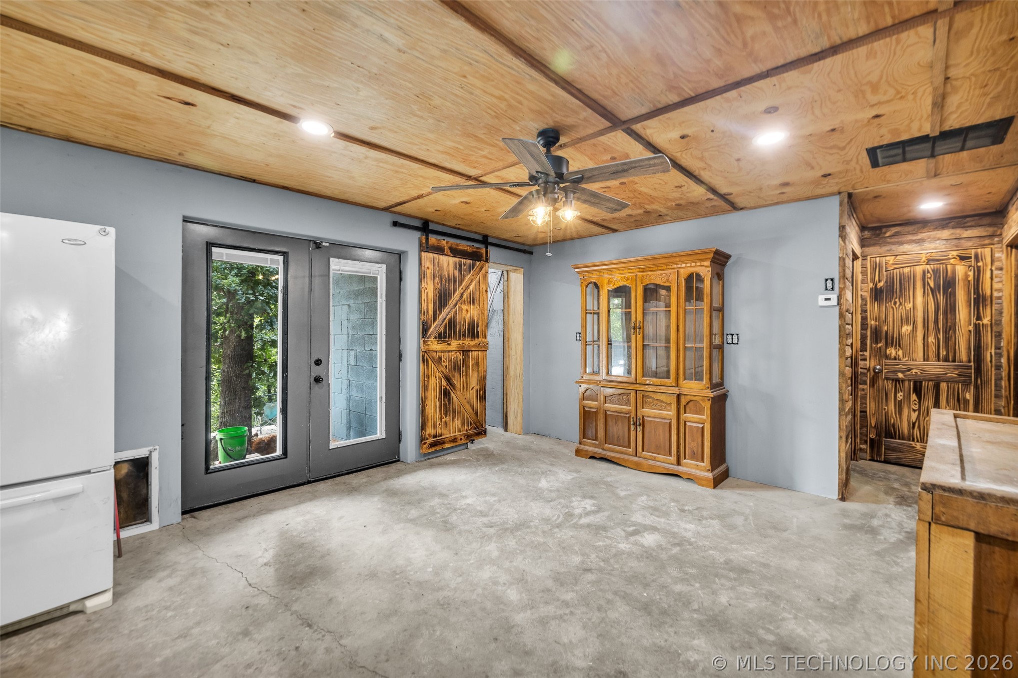 22307 E 843 Road Property Photo 15