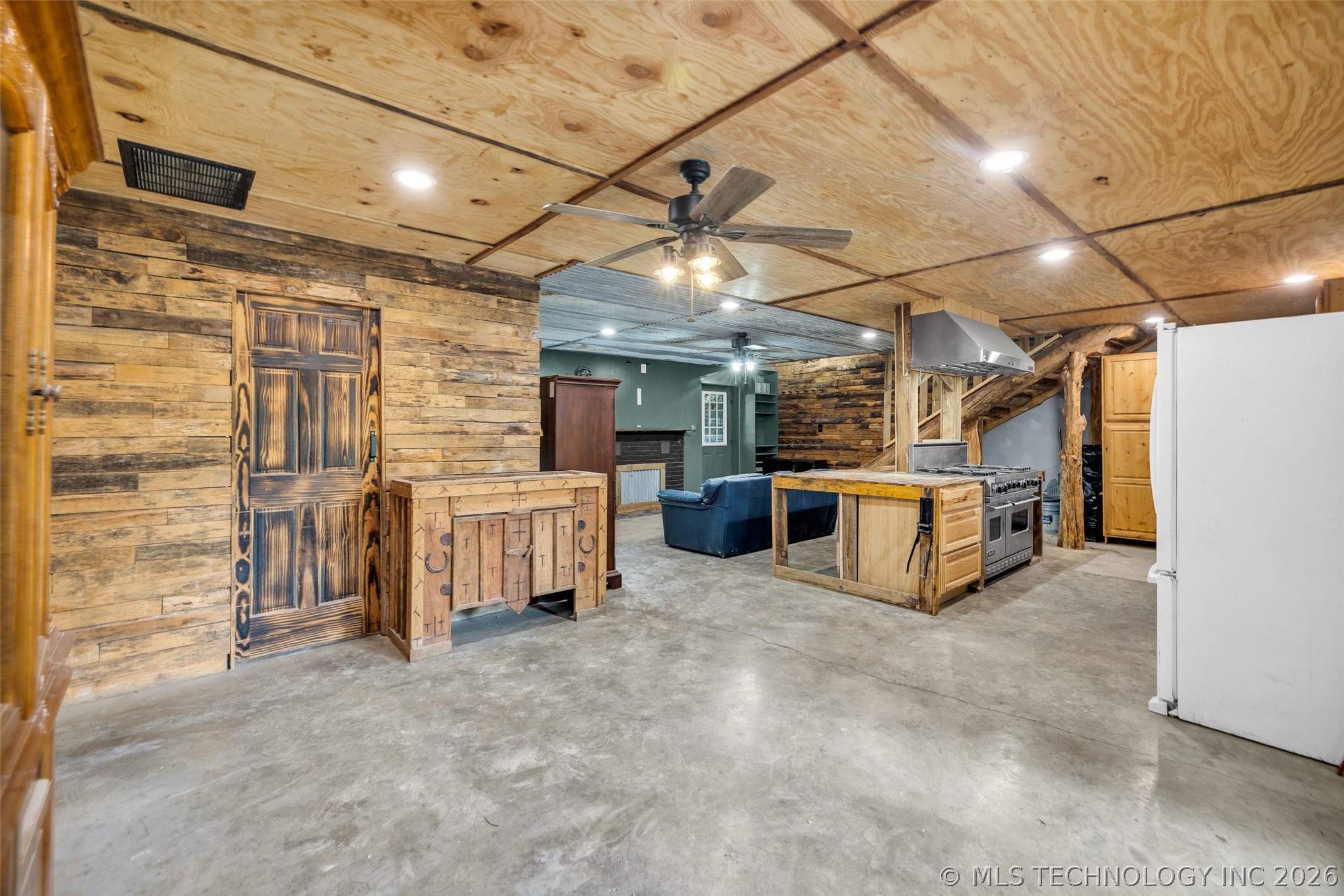 22307 E 843 Road Property Photo 17