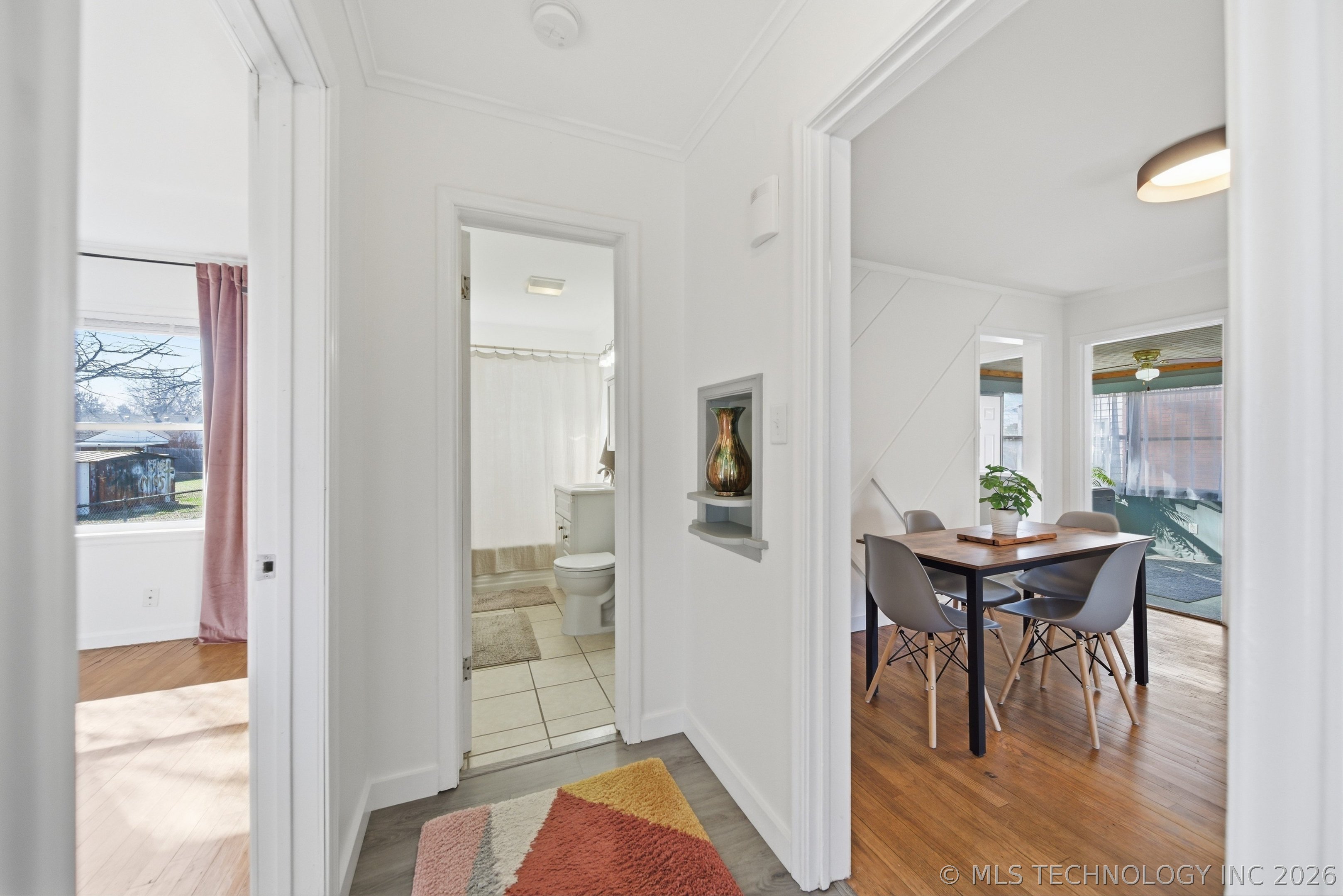 2516 E 3rd Street Property Photo 15