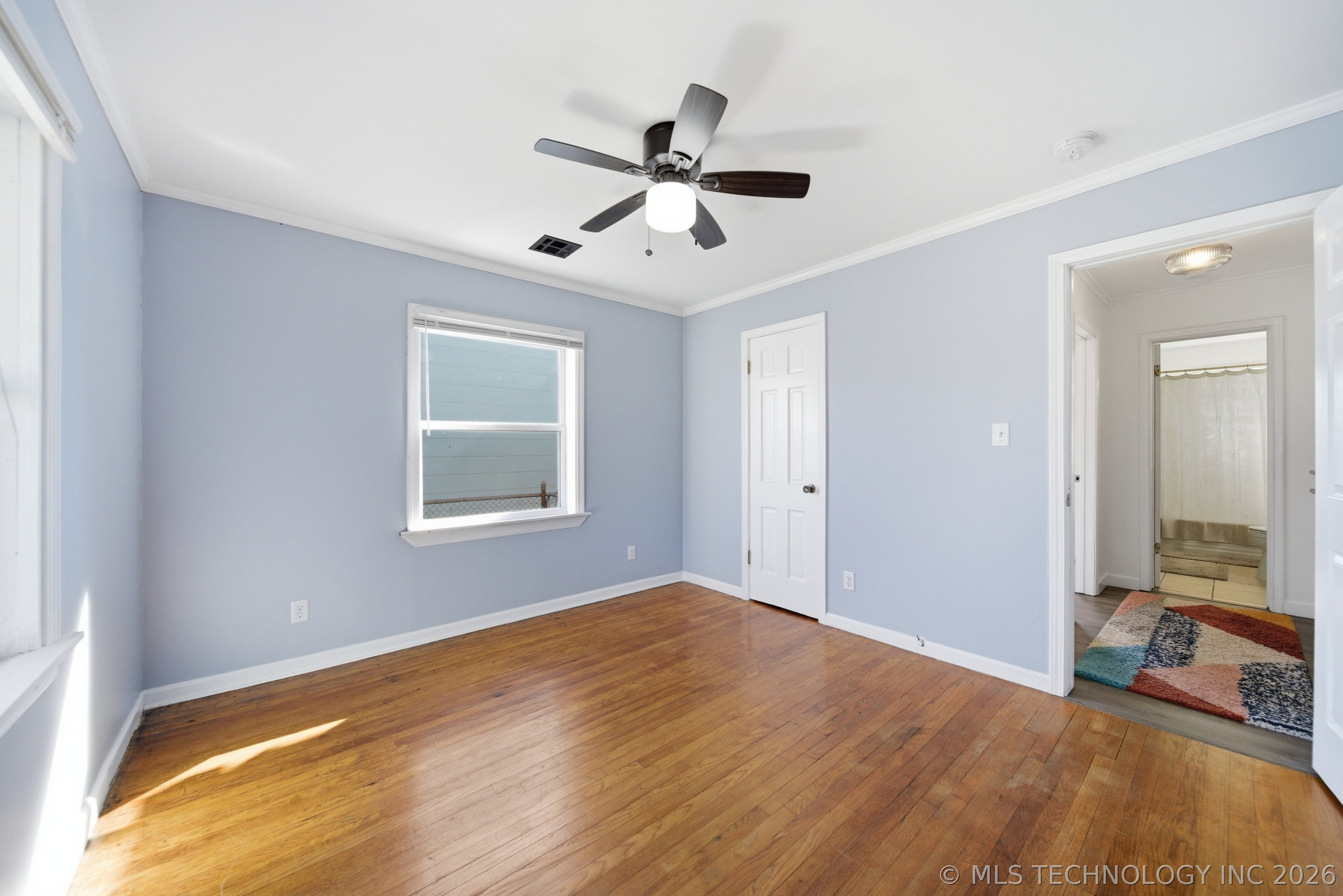 2516 E 3rd Street Property Photo 22