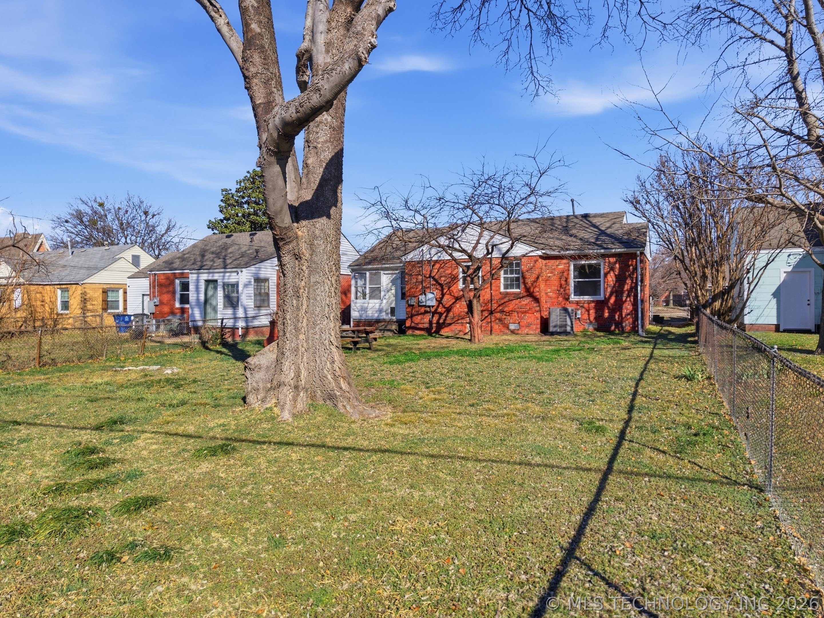 2516 E 3rd Street Property Photo 27