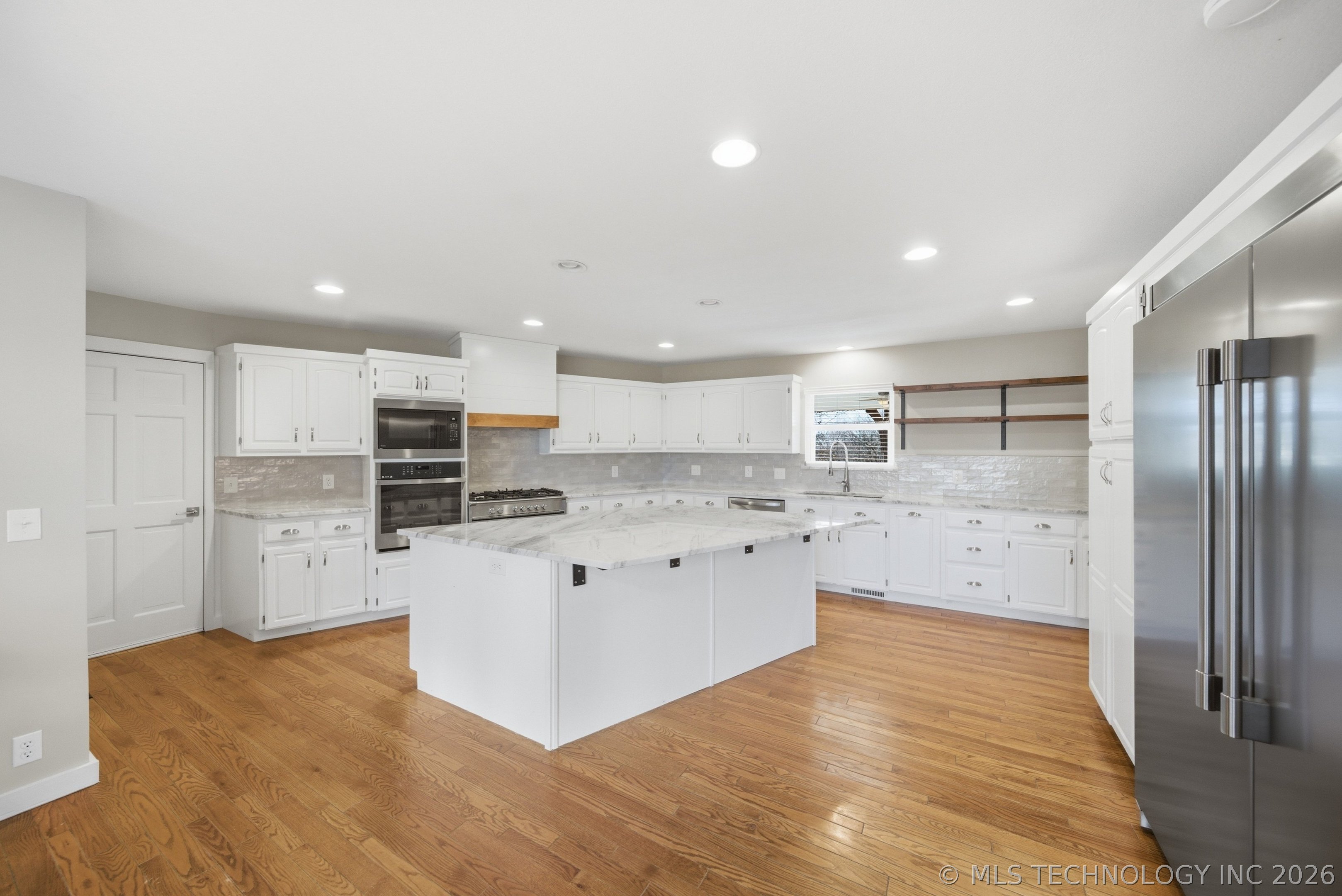 422 Ridge Oak Lane Property Photo 11