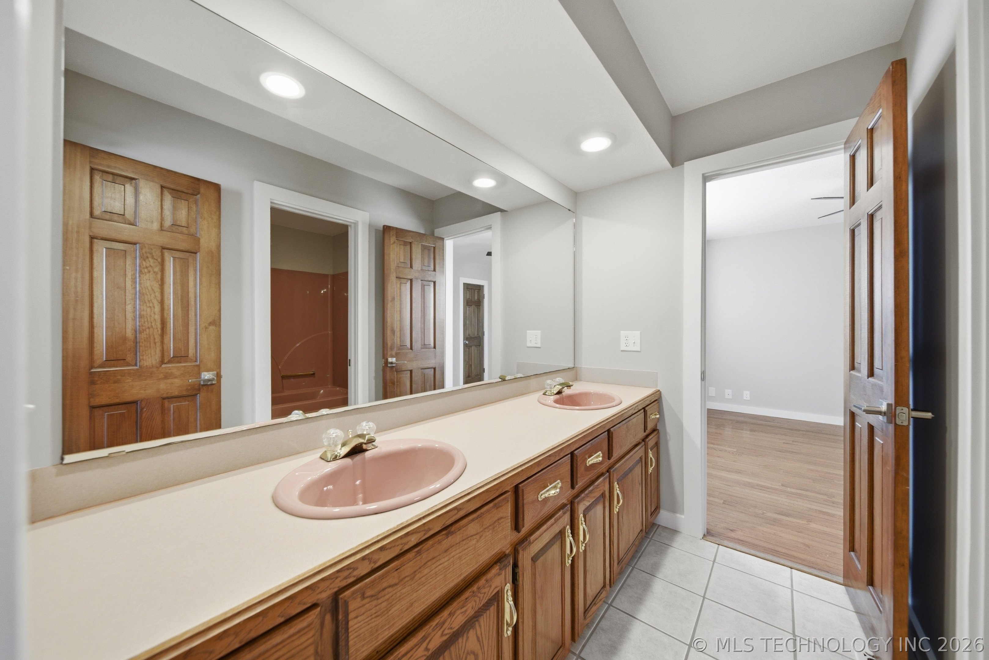 422 Ridge Oak Lane Property Photo 29