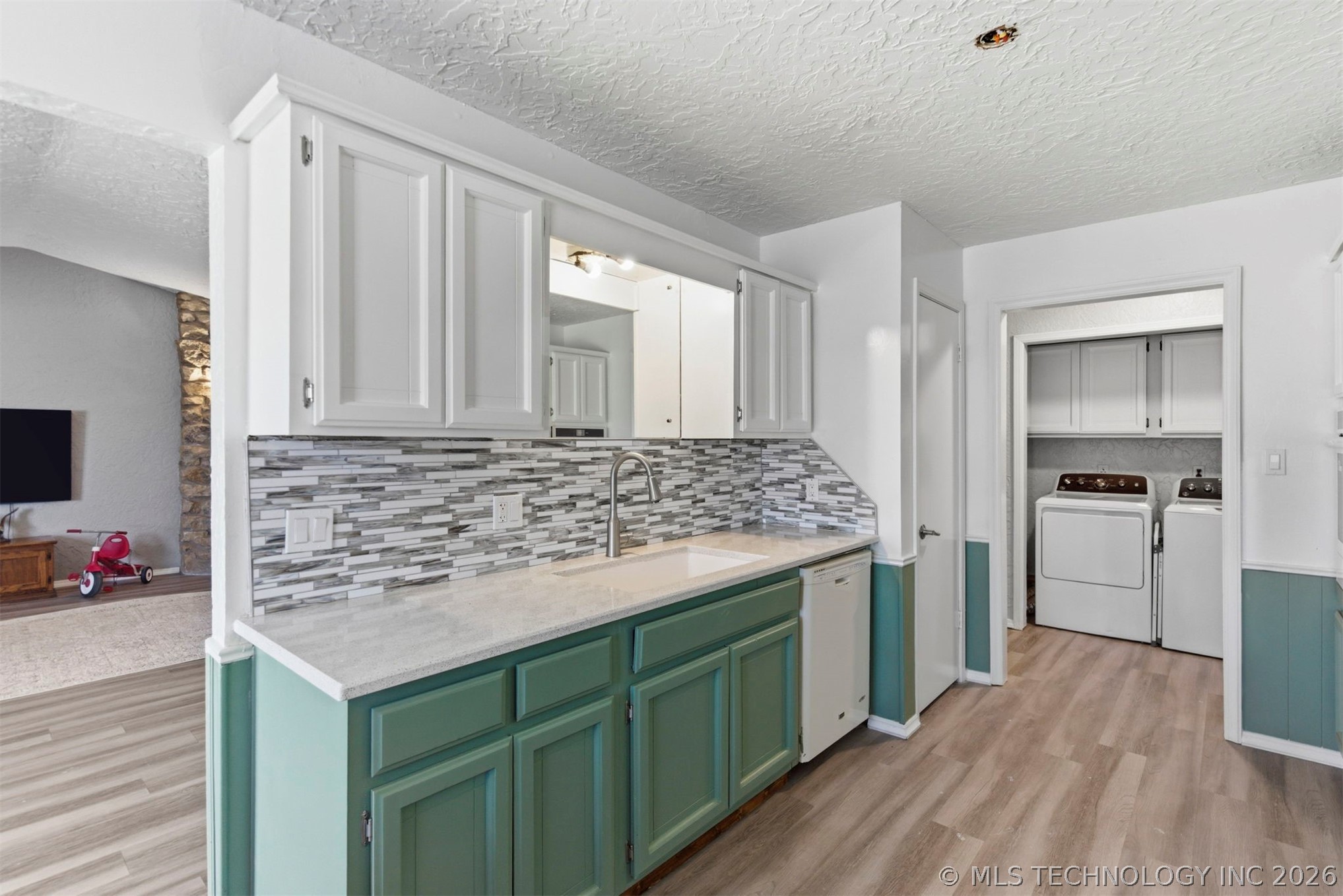 303 Prattwood Drive Property Photo 6