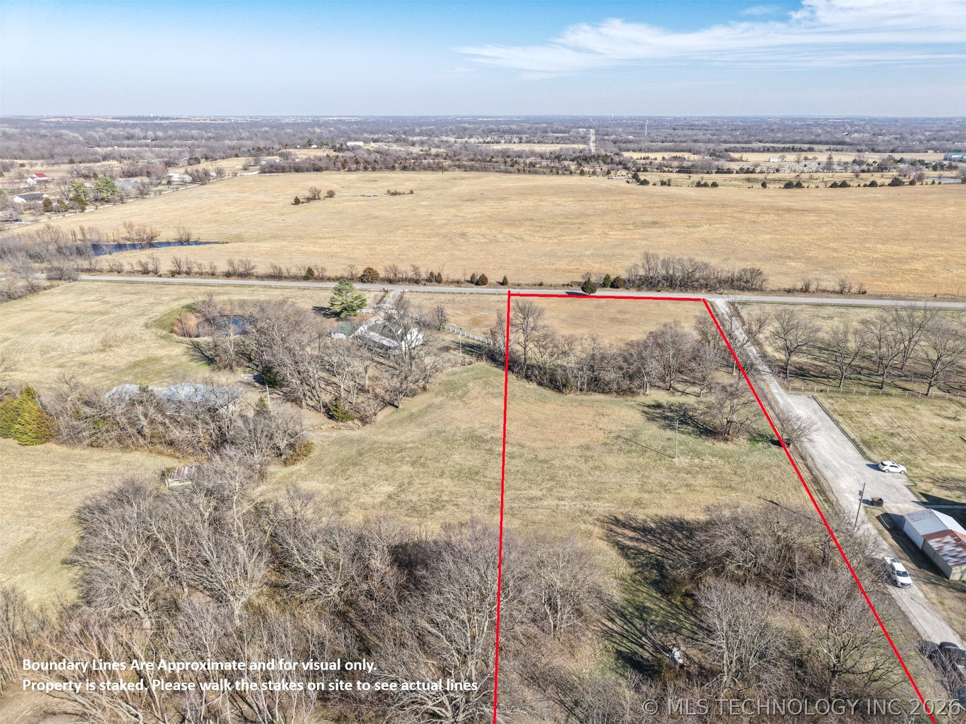 10610 N 20th West Avenue Property Photo 6