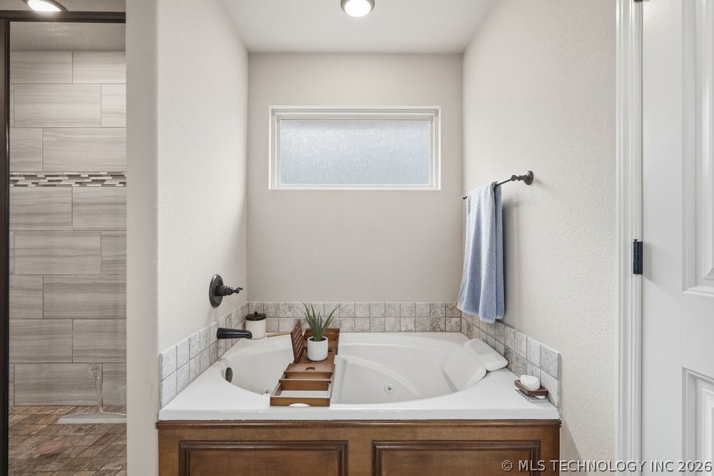 12117 E 69th Street N Property Photo 15