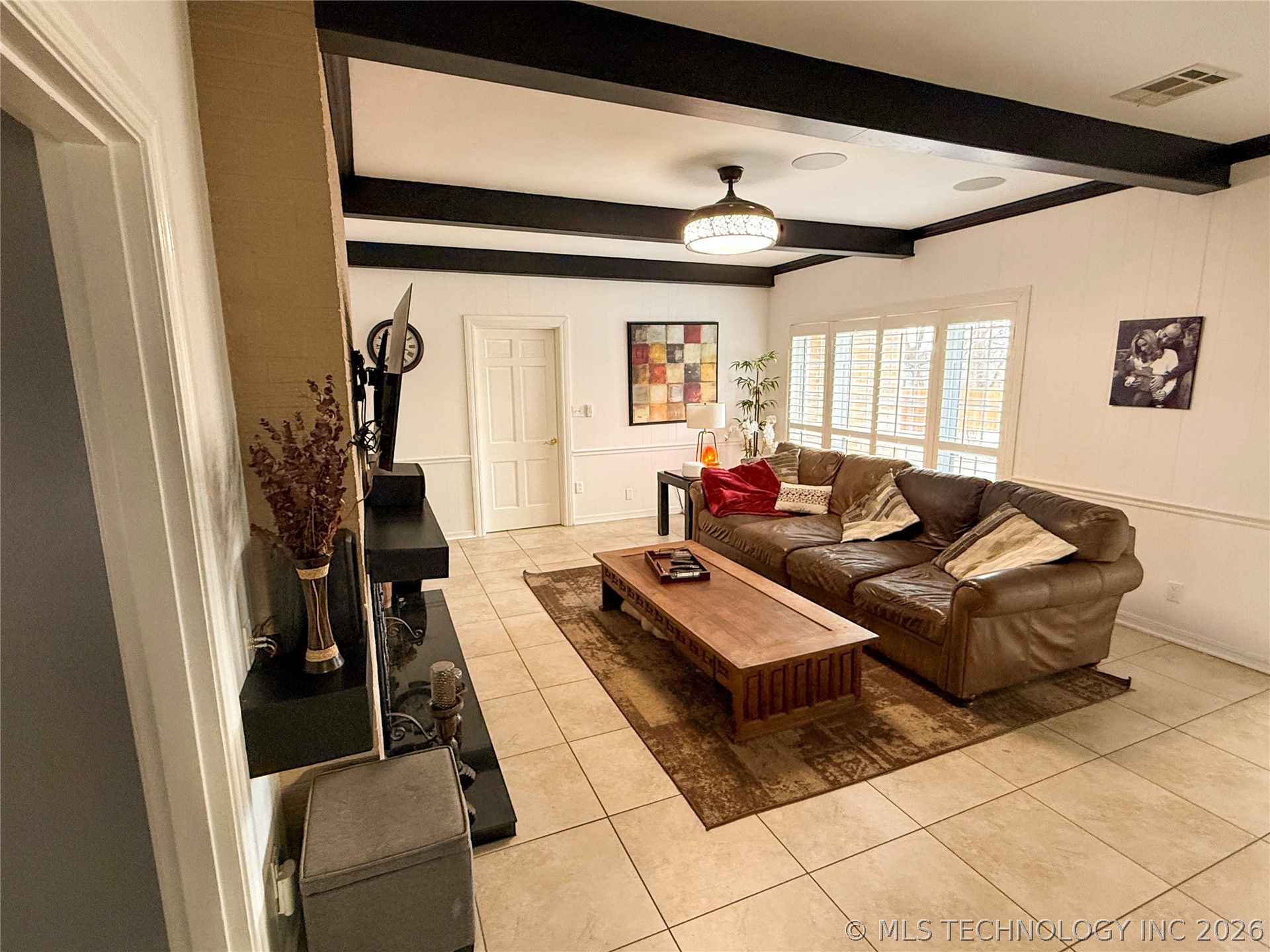 515 W Kings Road Property Photo 6