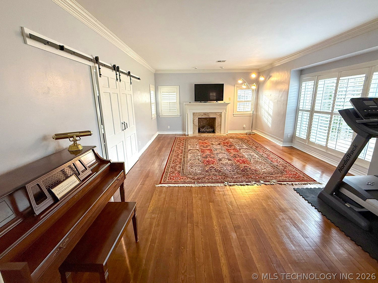 515 W Kings Road Property Photo 9