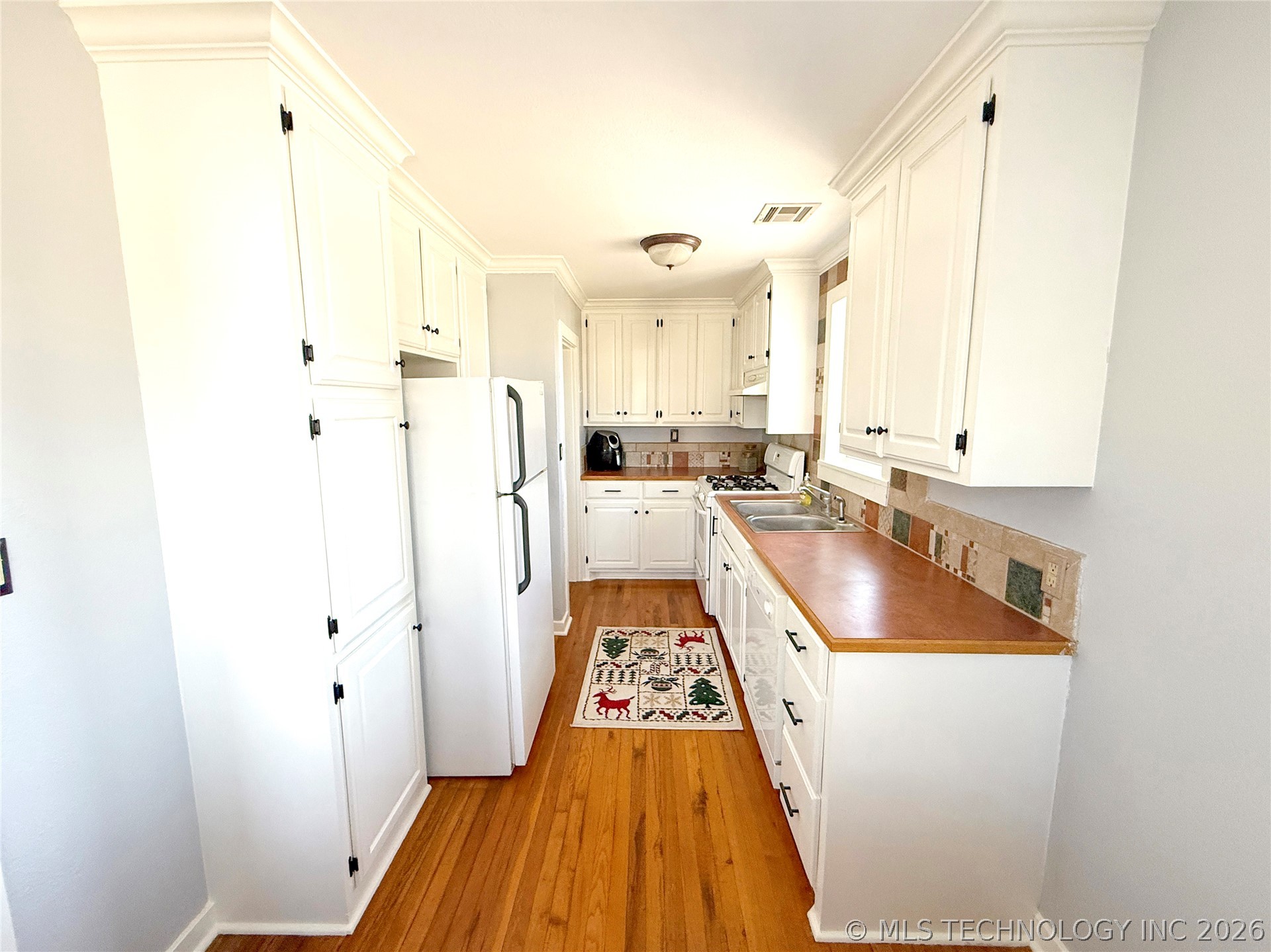 515 W Kings Road Property Photo 58