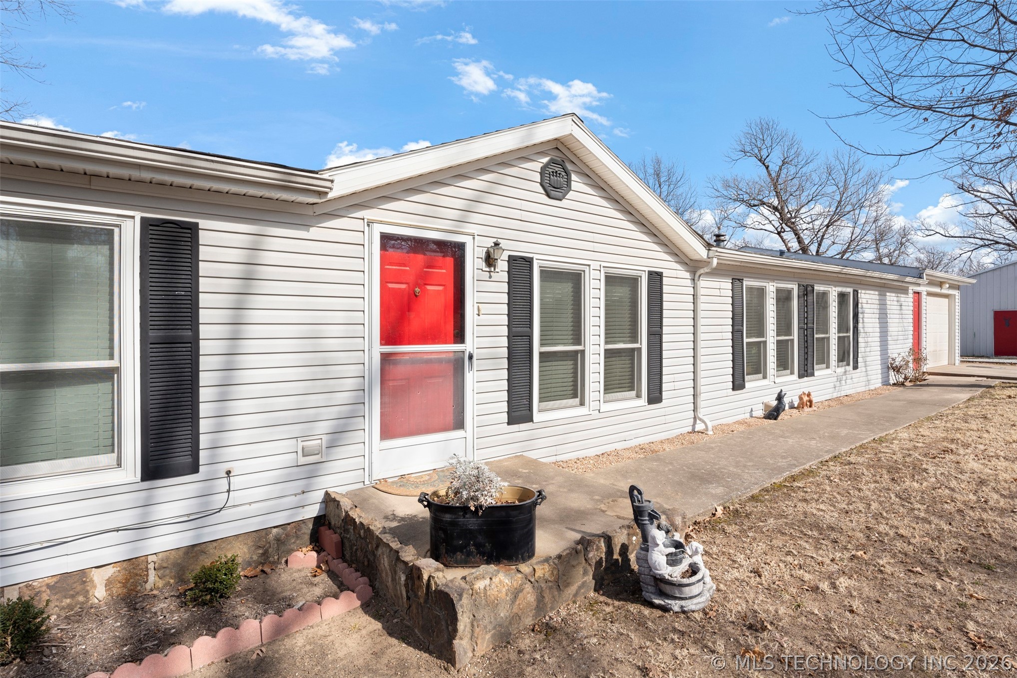 33300 S 544 Road Property Photo 2