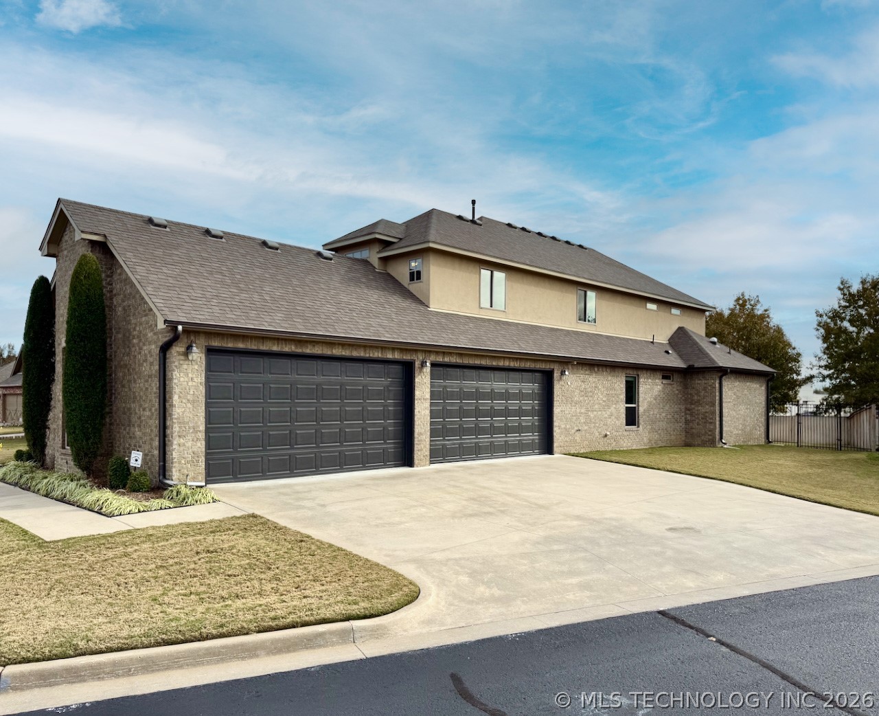 9570 E 103rd Street Property Photo 3