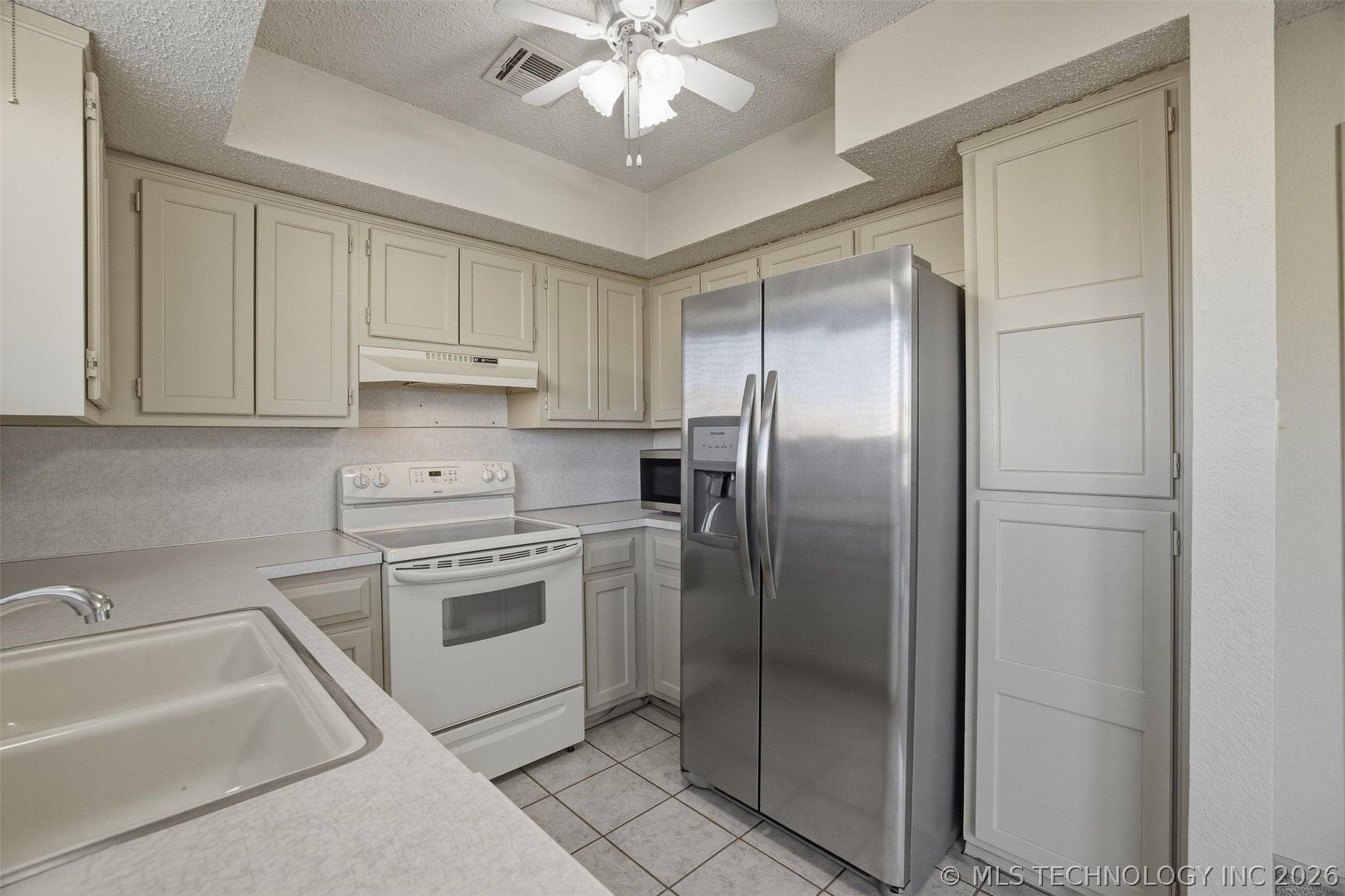 1231 E 112th Street 26-1d Property Photo 14