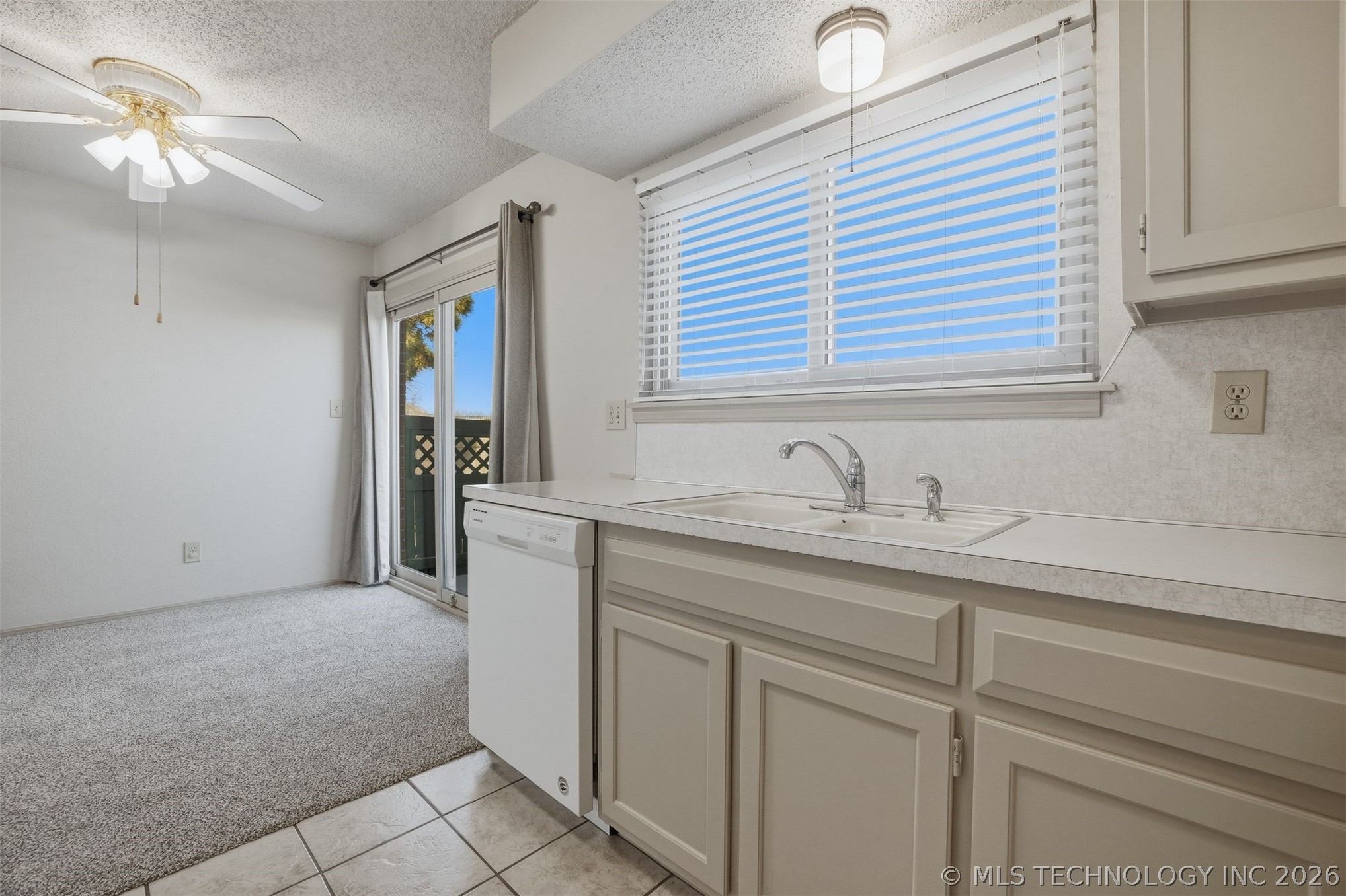 1231 E 112th Street 26-1d Property Photo 15