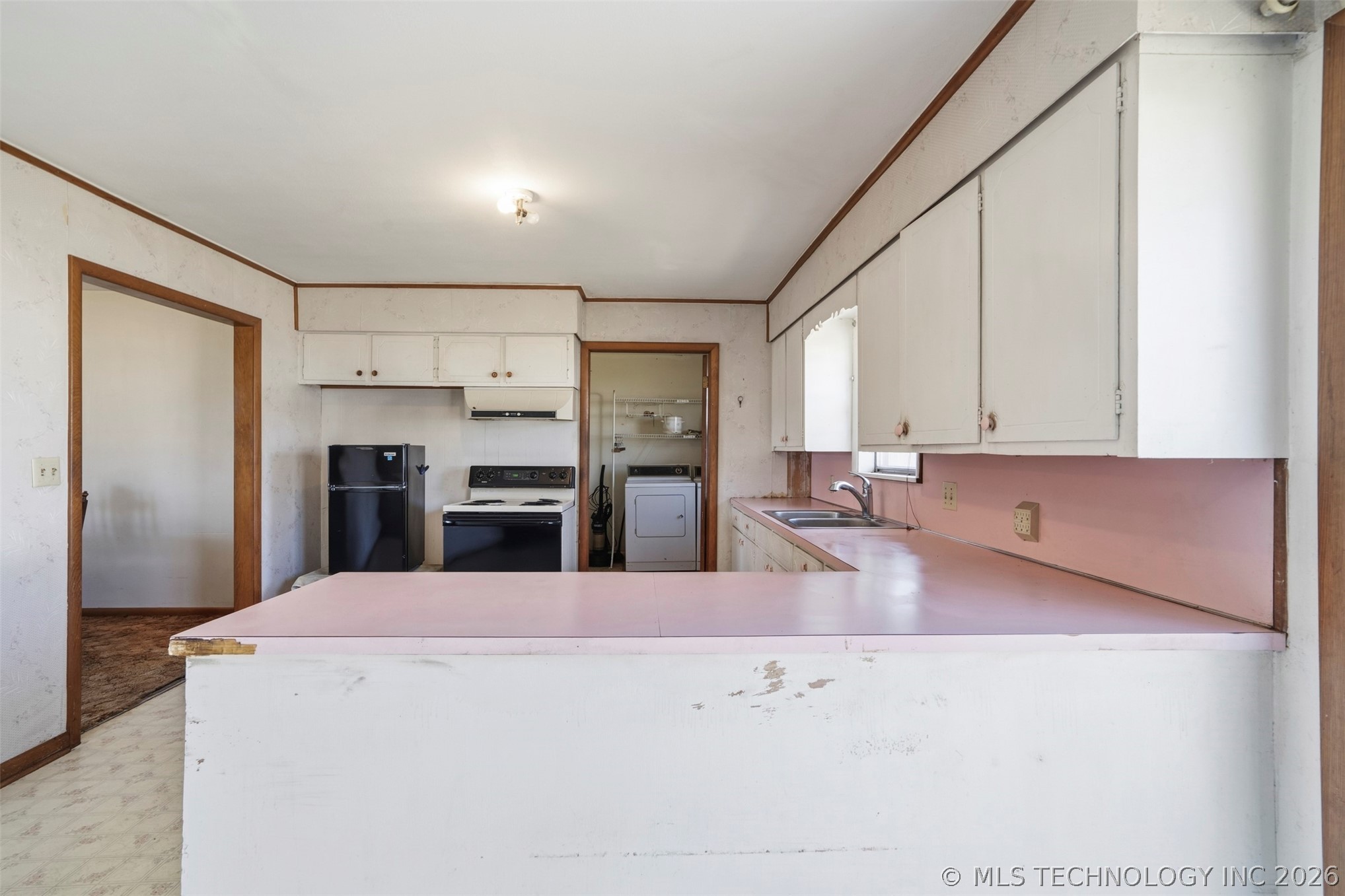 909 Francis Property Photo 14