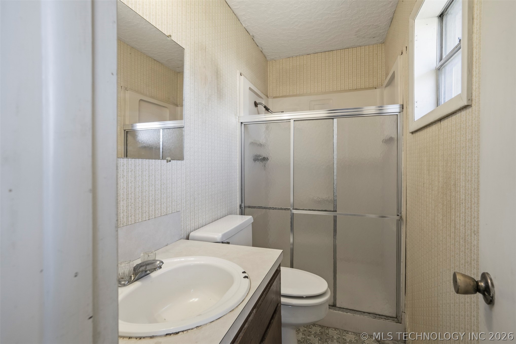 909 Francis Property Photo 18