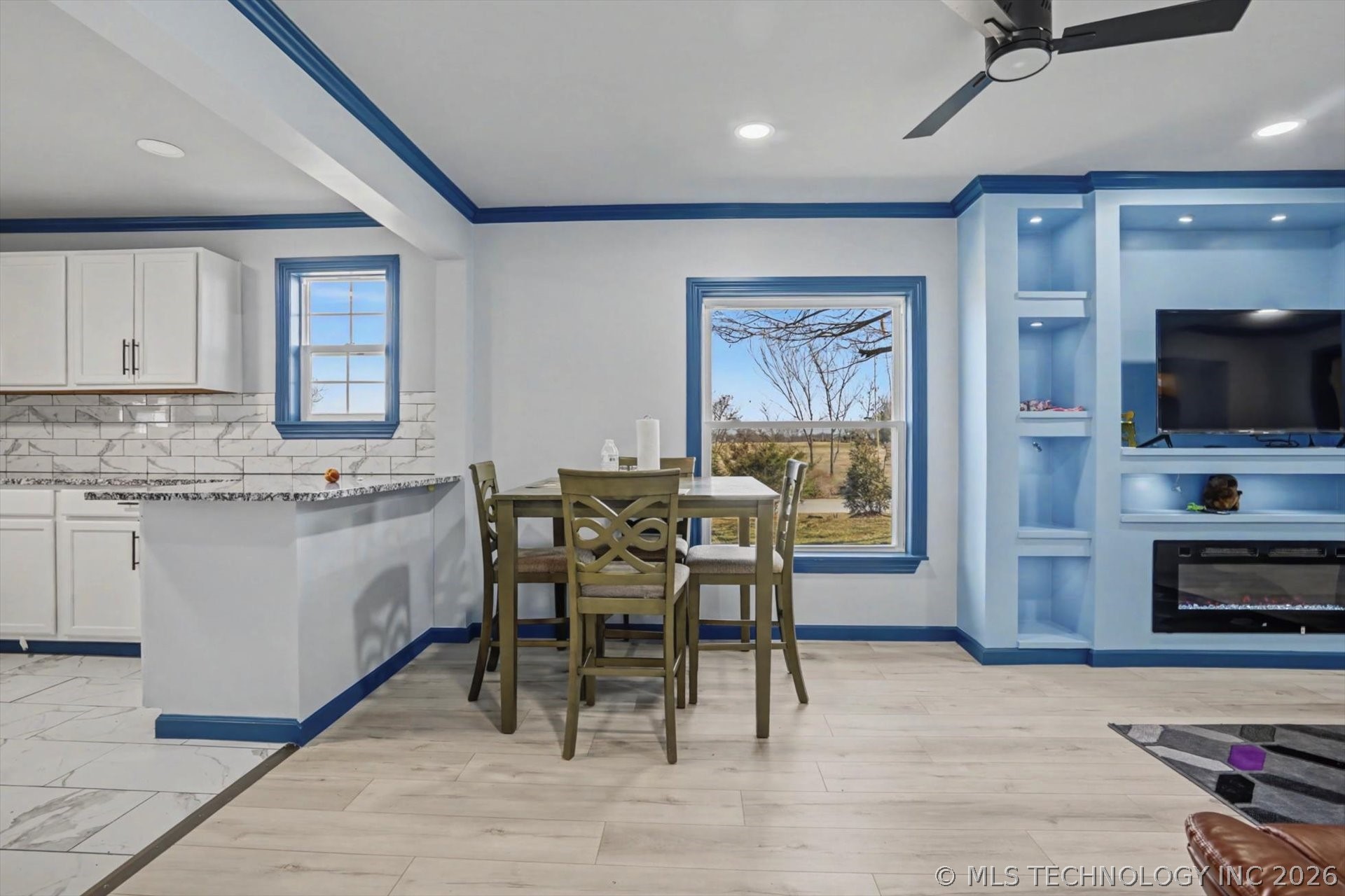 745 N 260 Road Property Photo 5