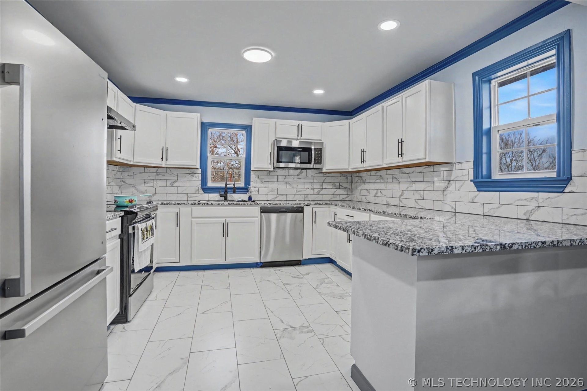745 N 260 Road Property Photo 6