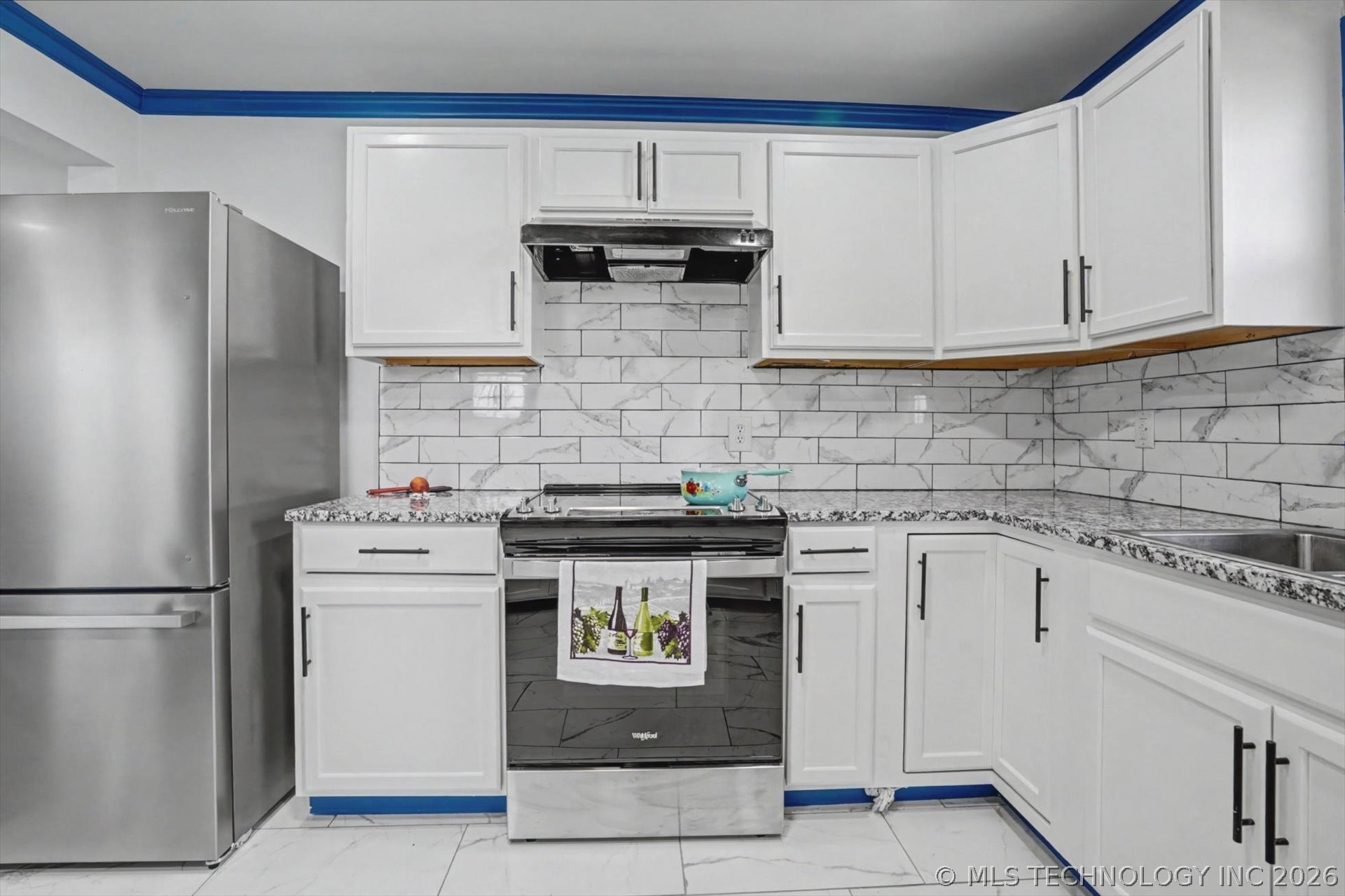 745 N 260 Road Property Photo 8