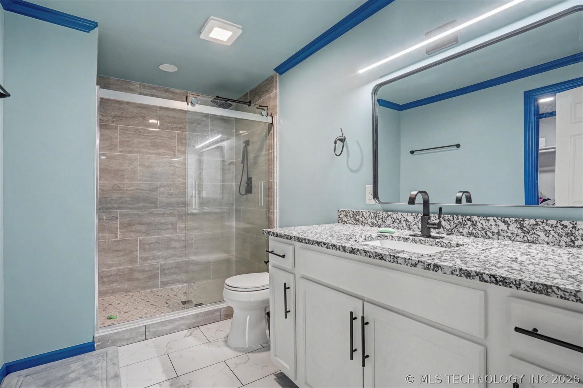 745 N 260 Road Property Photo 12