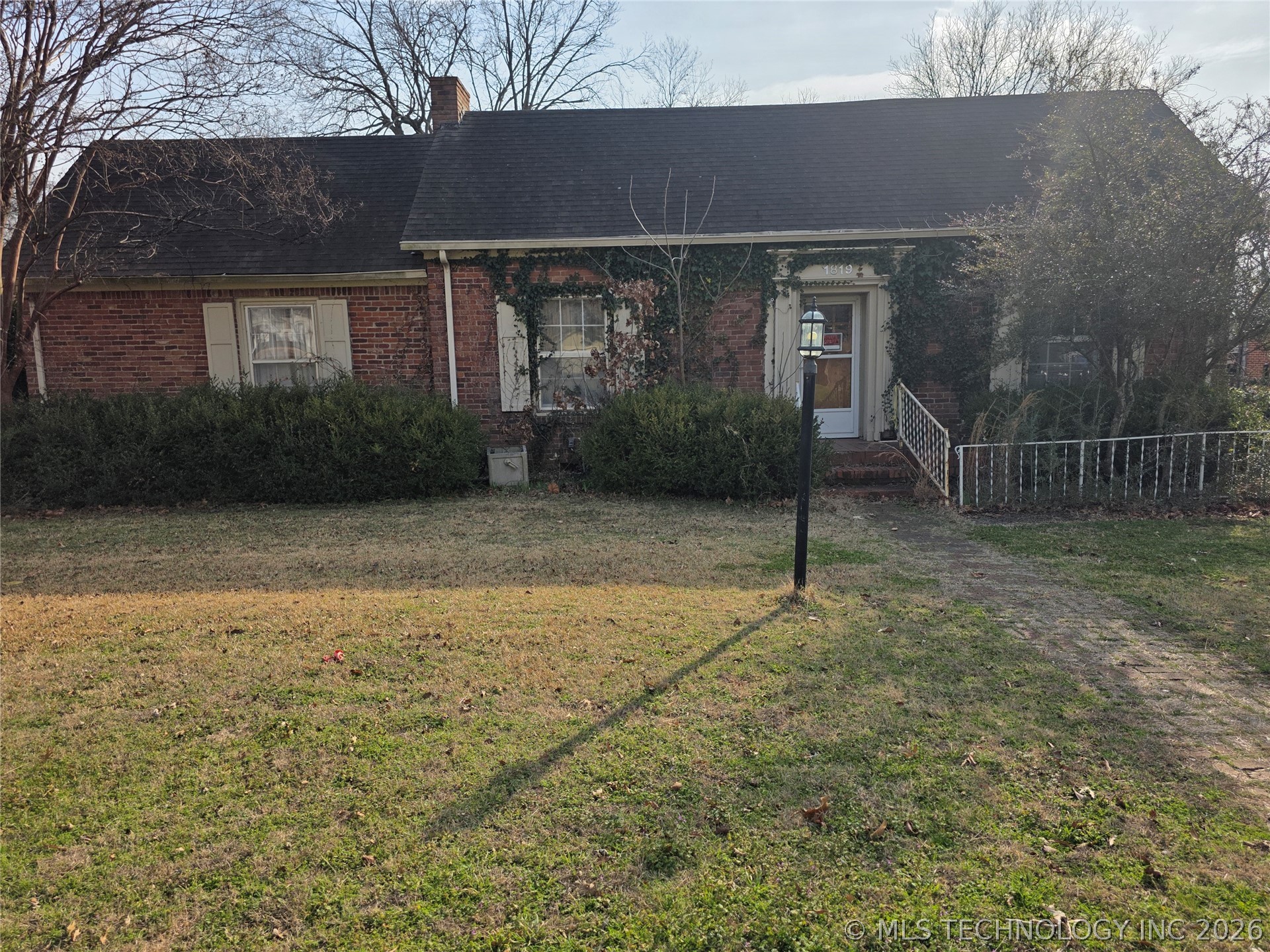 1819 W Evergreen Street Property Photo 2