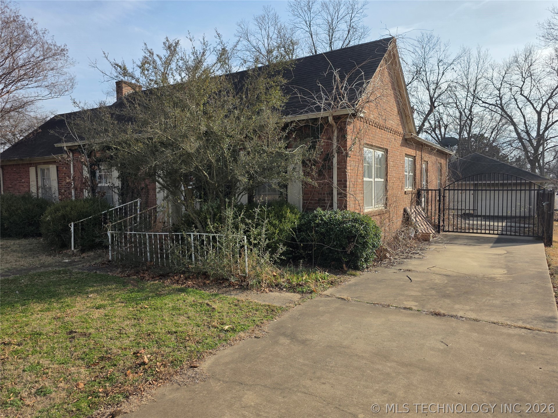 1819 W Evergreen Street Property Photo 3