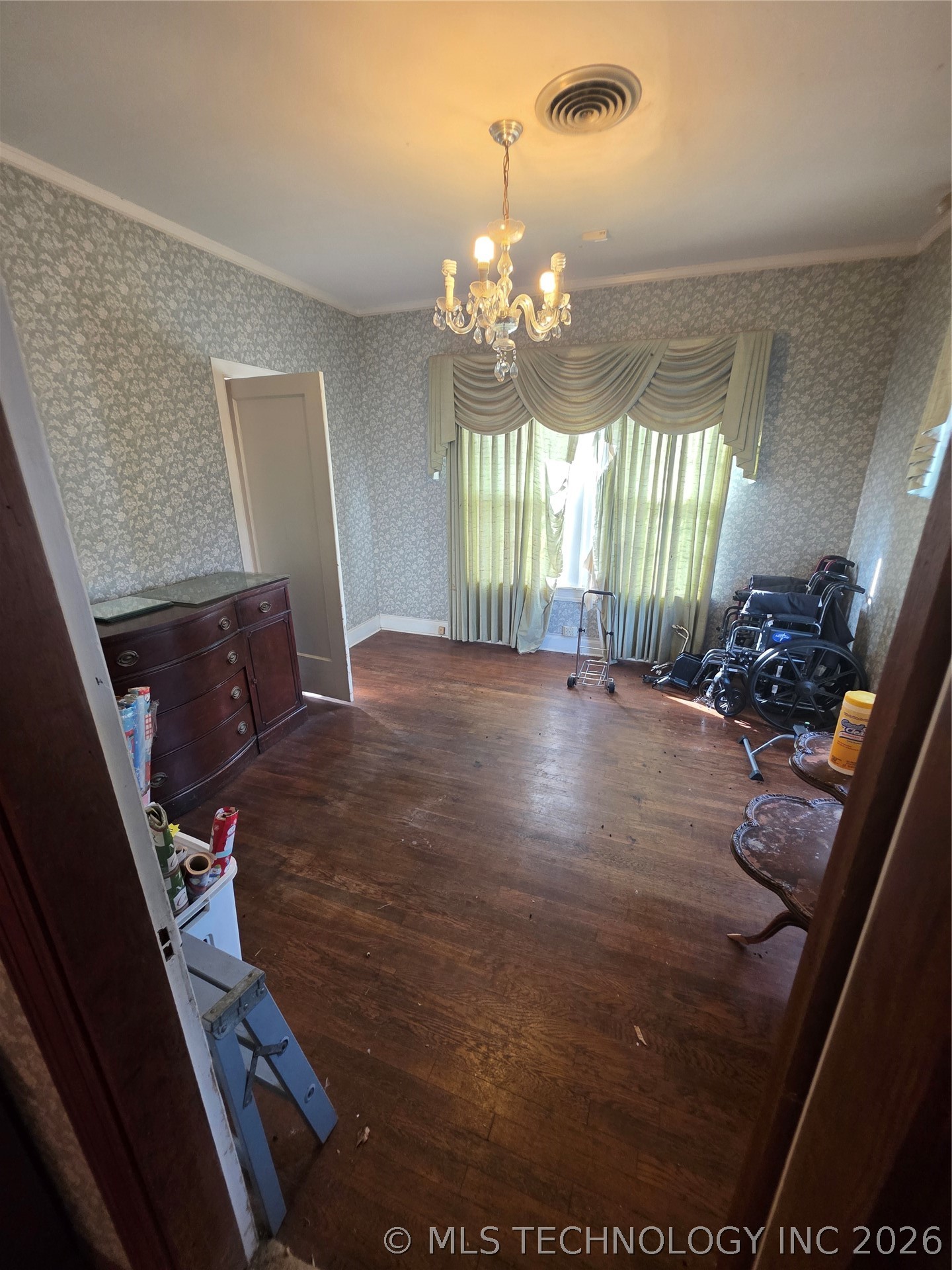 1819 W Evergreen Street Property Photo 5