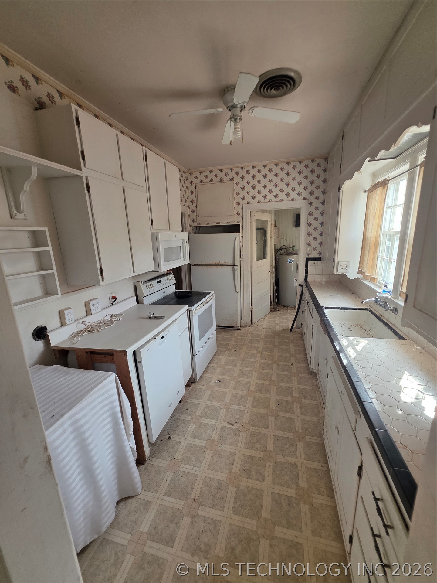 1819 W Evergreen Street Property Photo 8