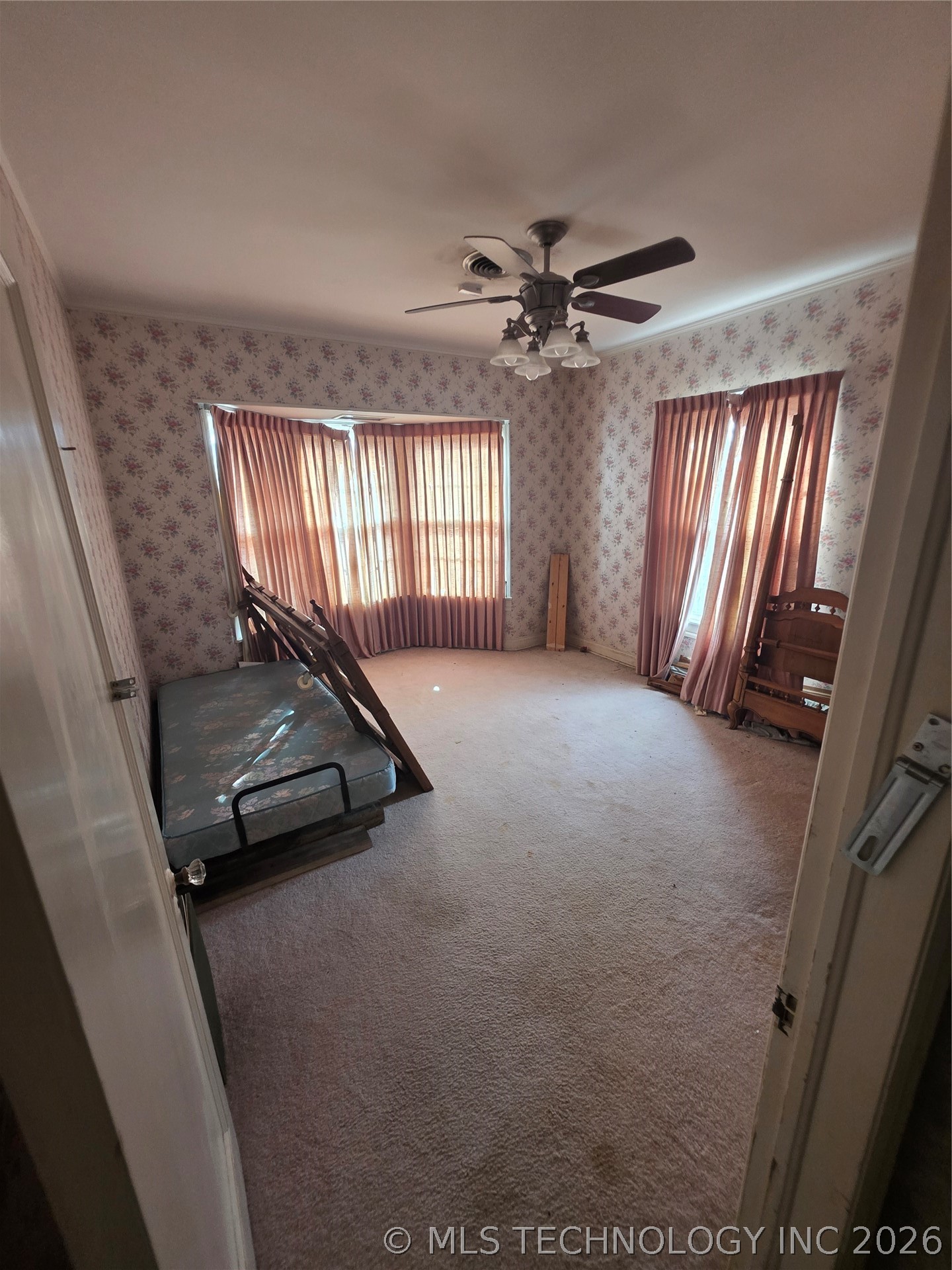 1819 W Evergreen Street Property Photo 12