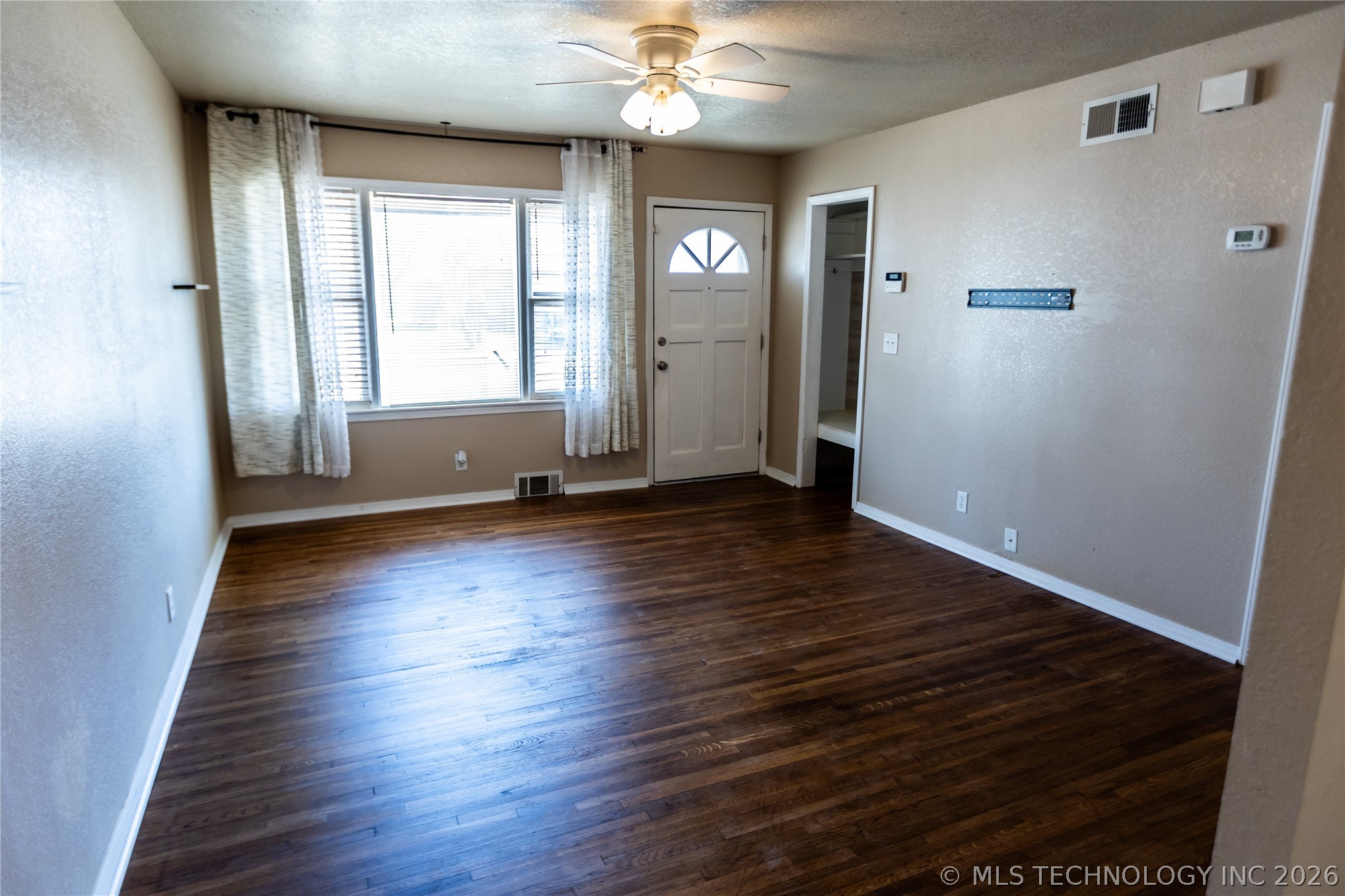 828 N Darlington Avenue Property Photo 5