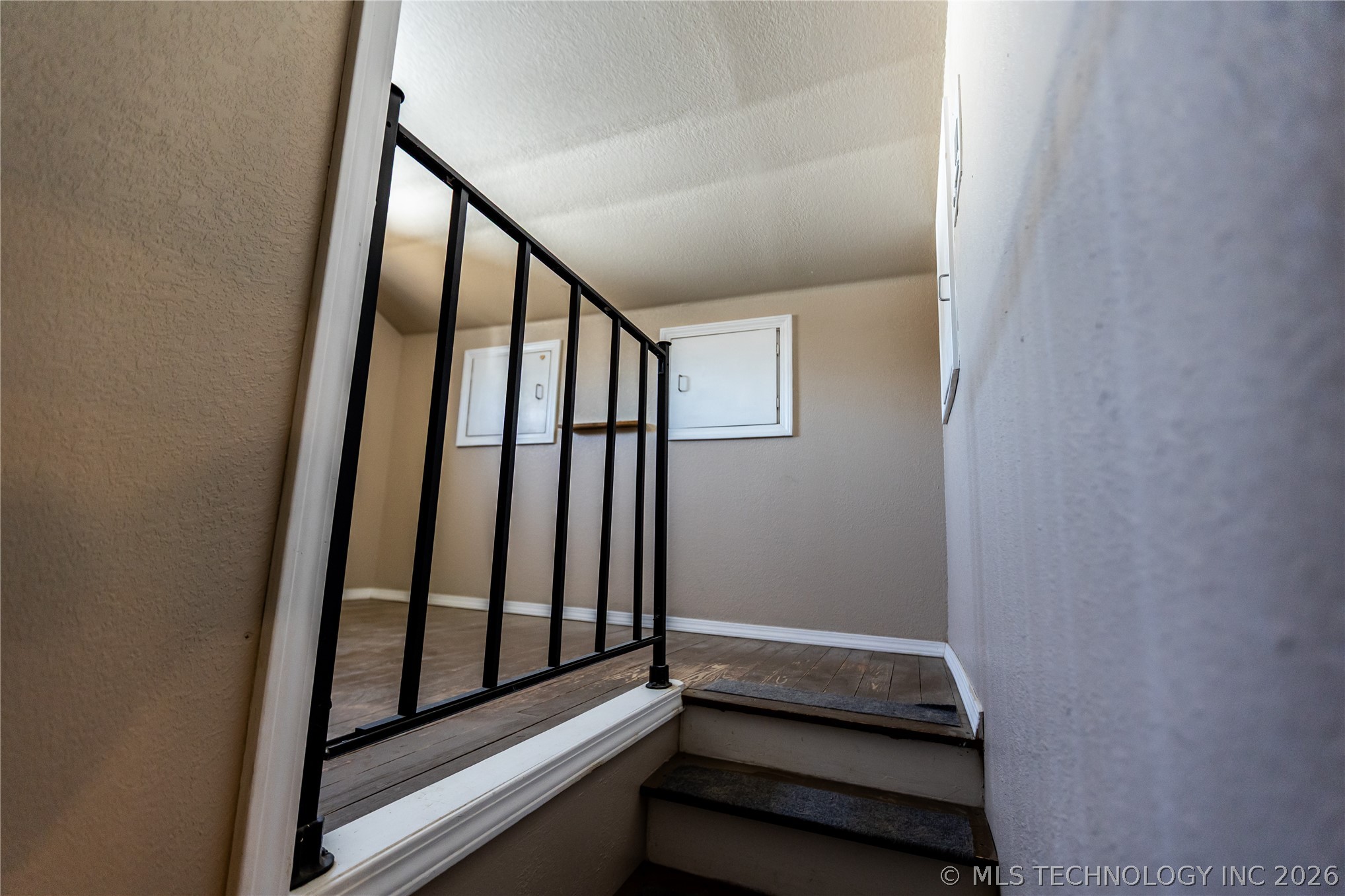 828 N Darlington Avenue Property Photo 8