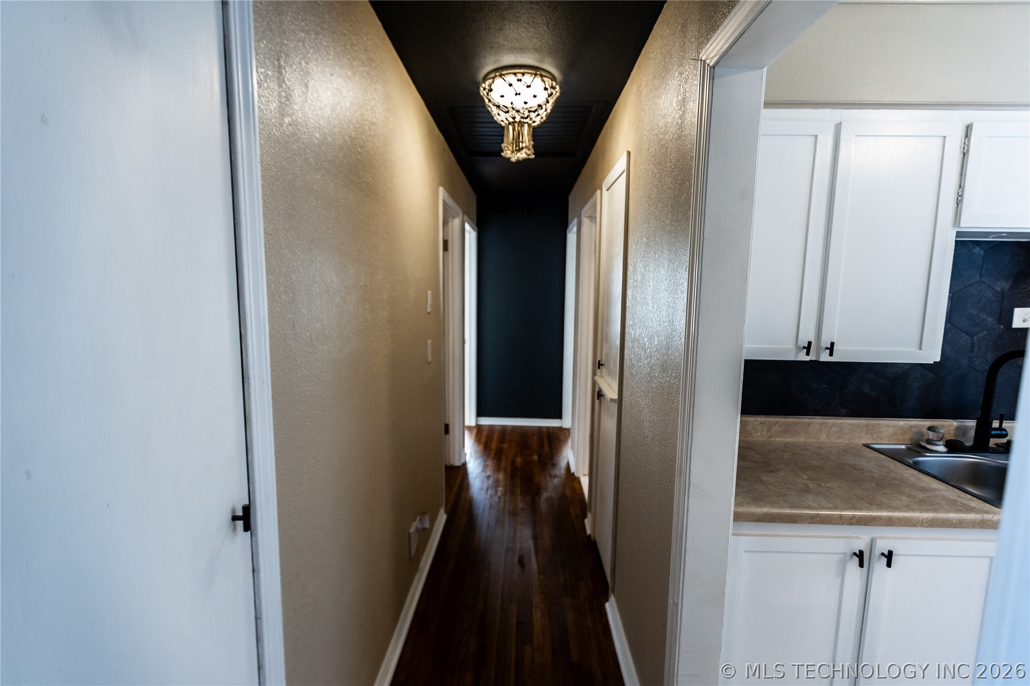 828 N Darlington Avenue Property Photo 10