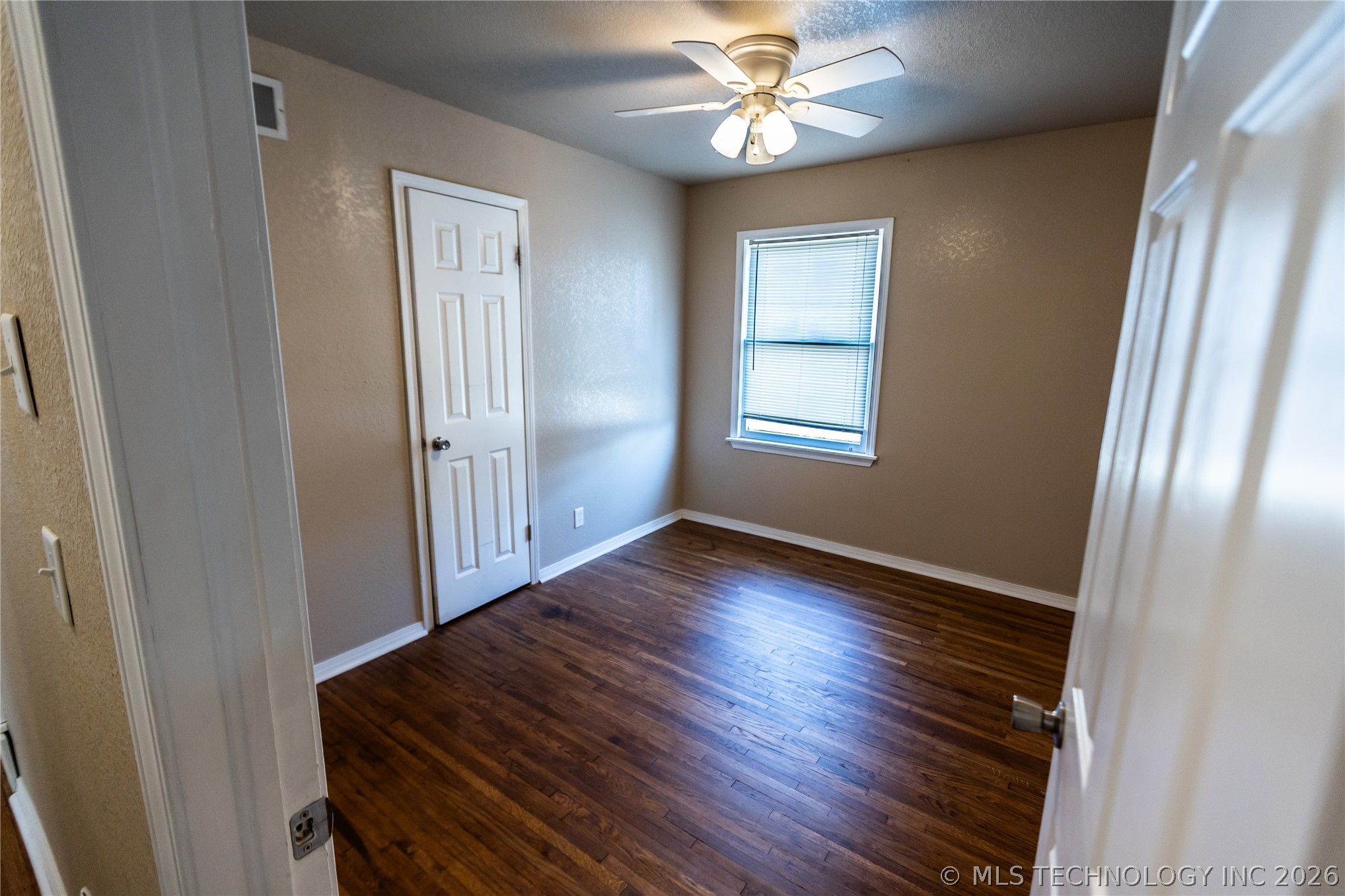 828 N Darlington Avenue Property Photo 13