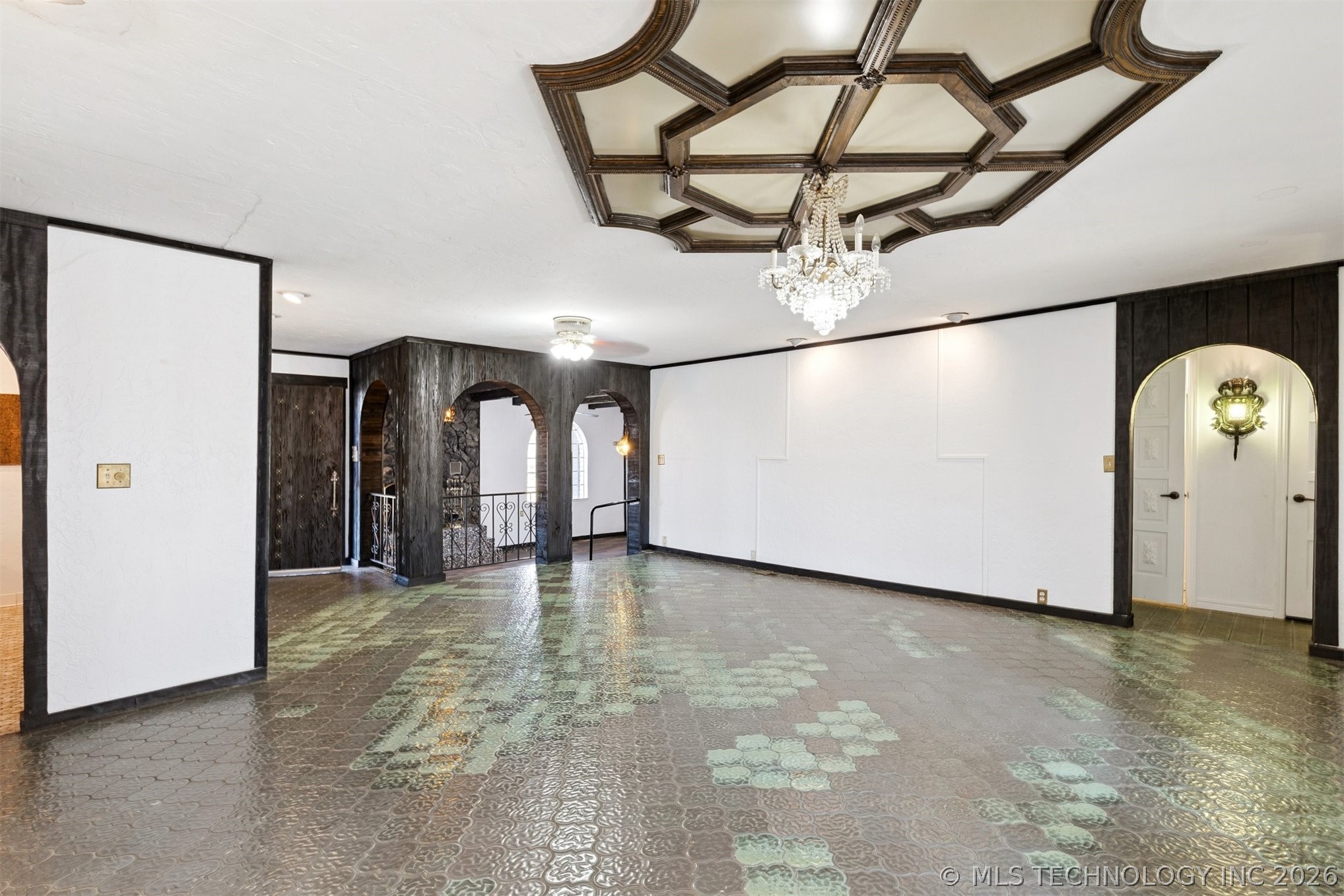 203 N Skinner Avenue Property Photo 9