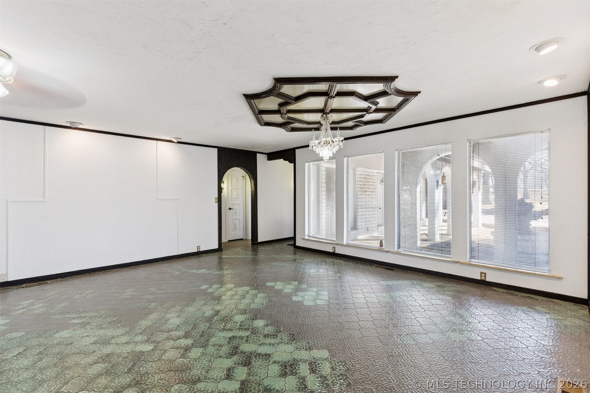 203 N Skinner Avenue Property Photo 10