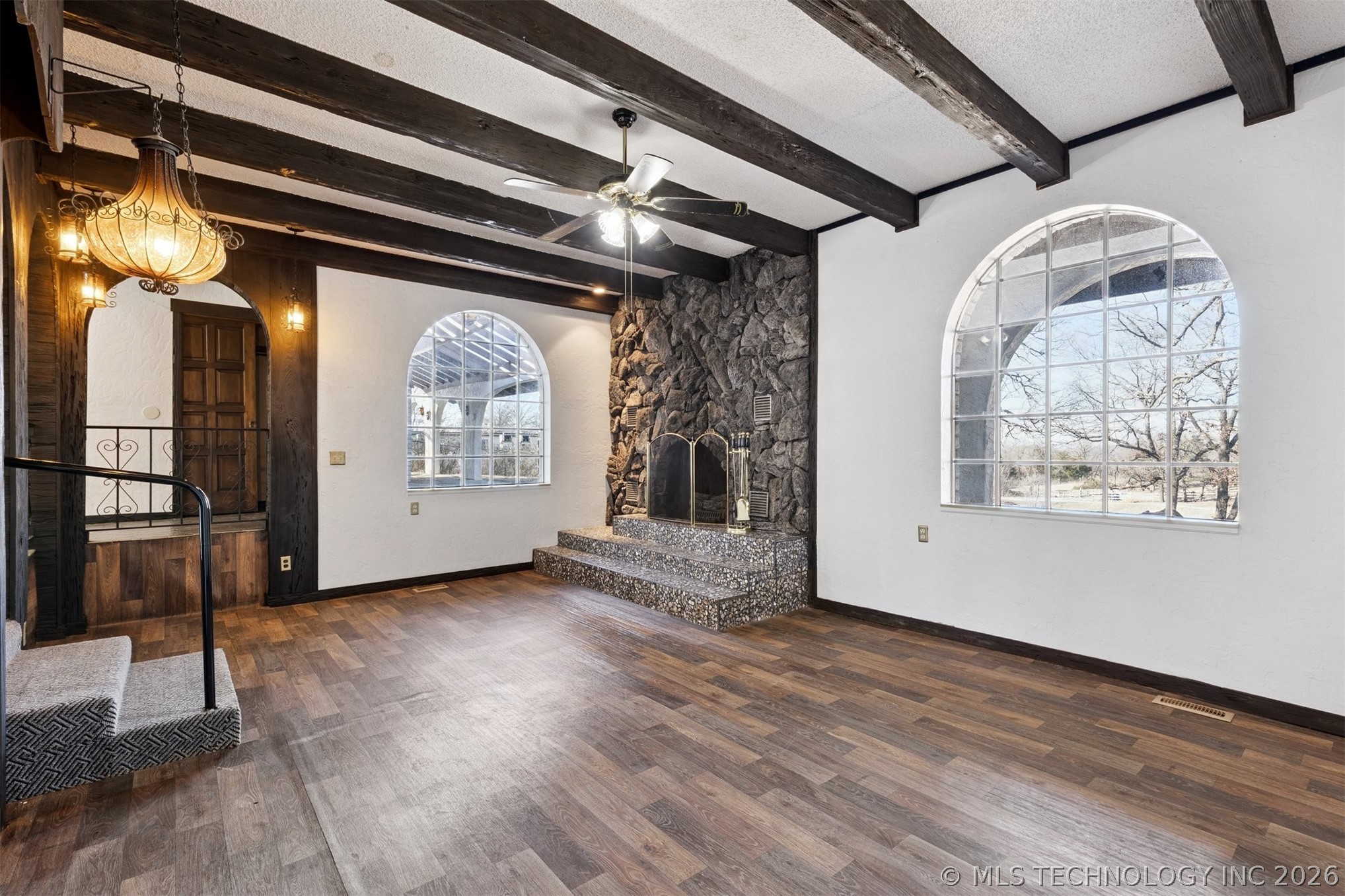 203 N Skinner Avenue Property Photo 16