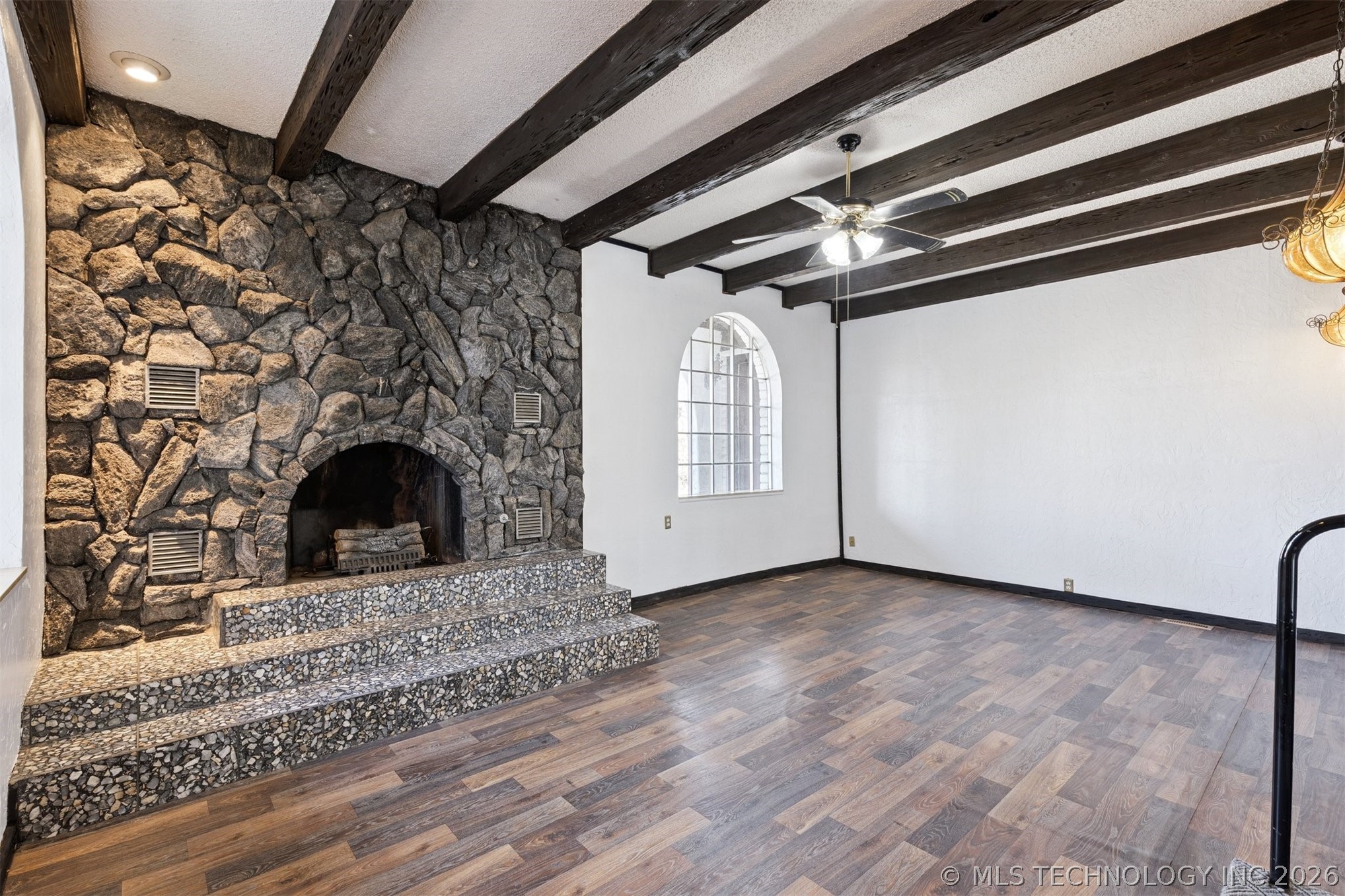 203 N Skinner Avenue Property Photo 17